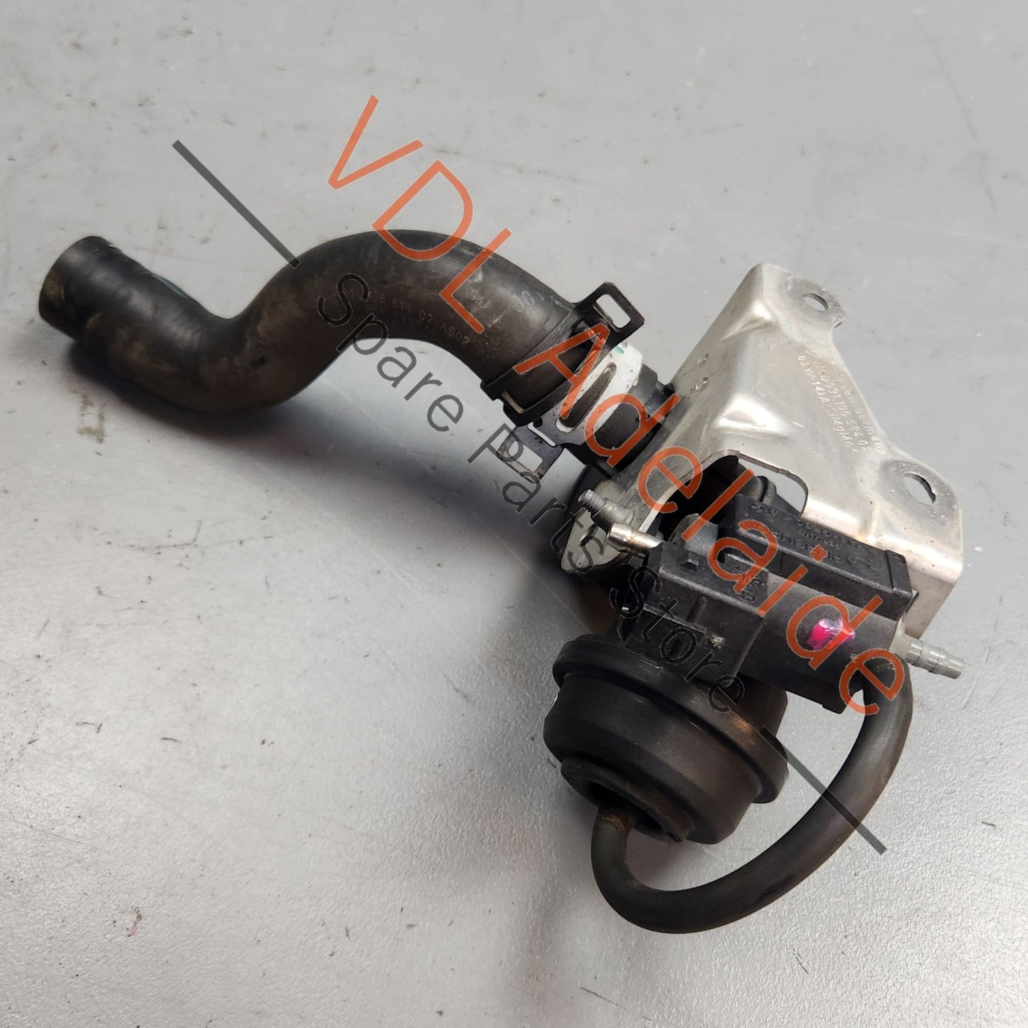 99130757300 9P1317233 7PP906283AA  Porsche 911 991 Coolant Regulating Valve 99130757300 7PP906283AA