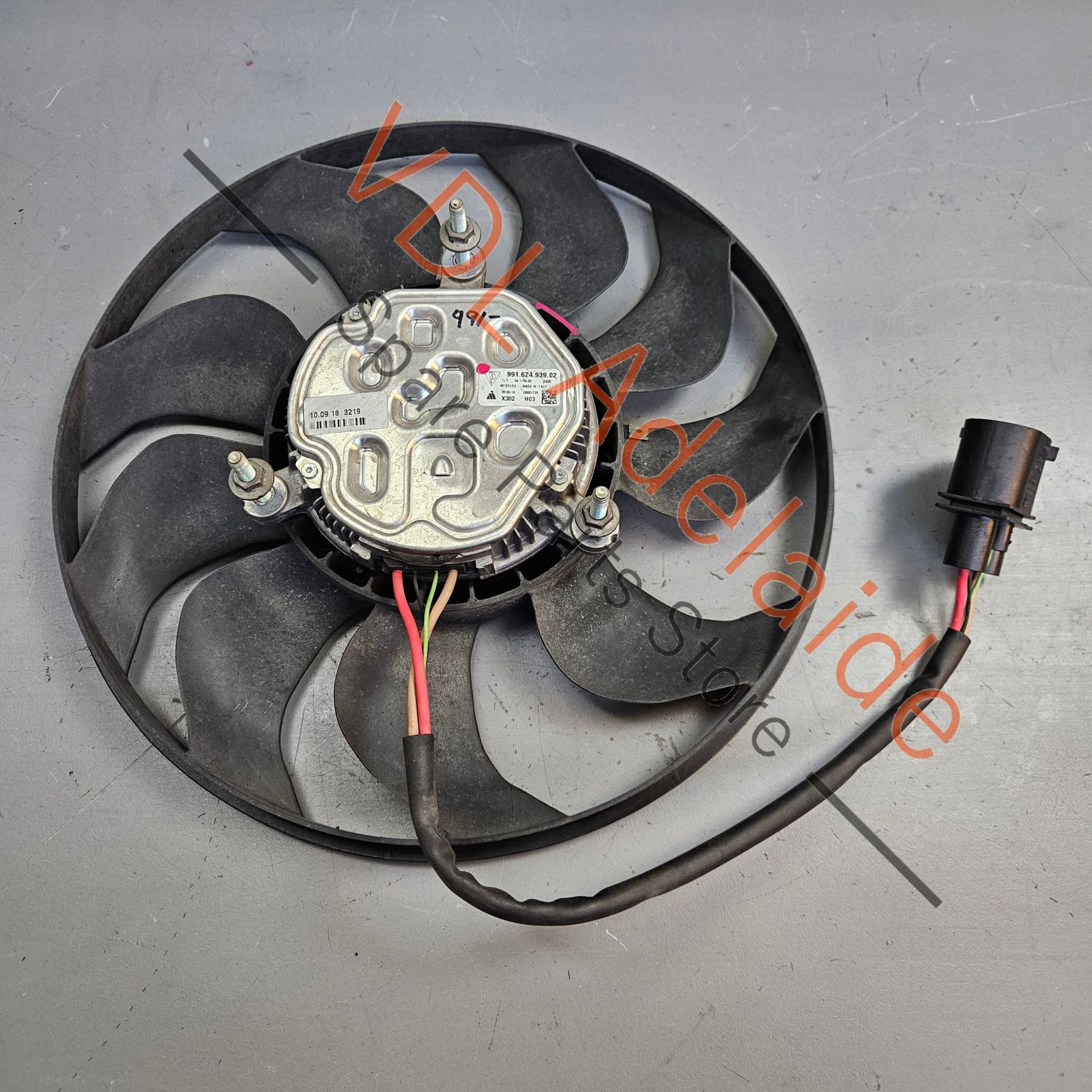 9P1959455CY 99162493902   Porsche 911 991 Front Radiator Cooling Fan 9P1959455CY 99162493902