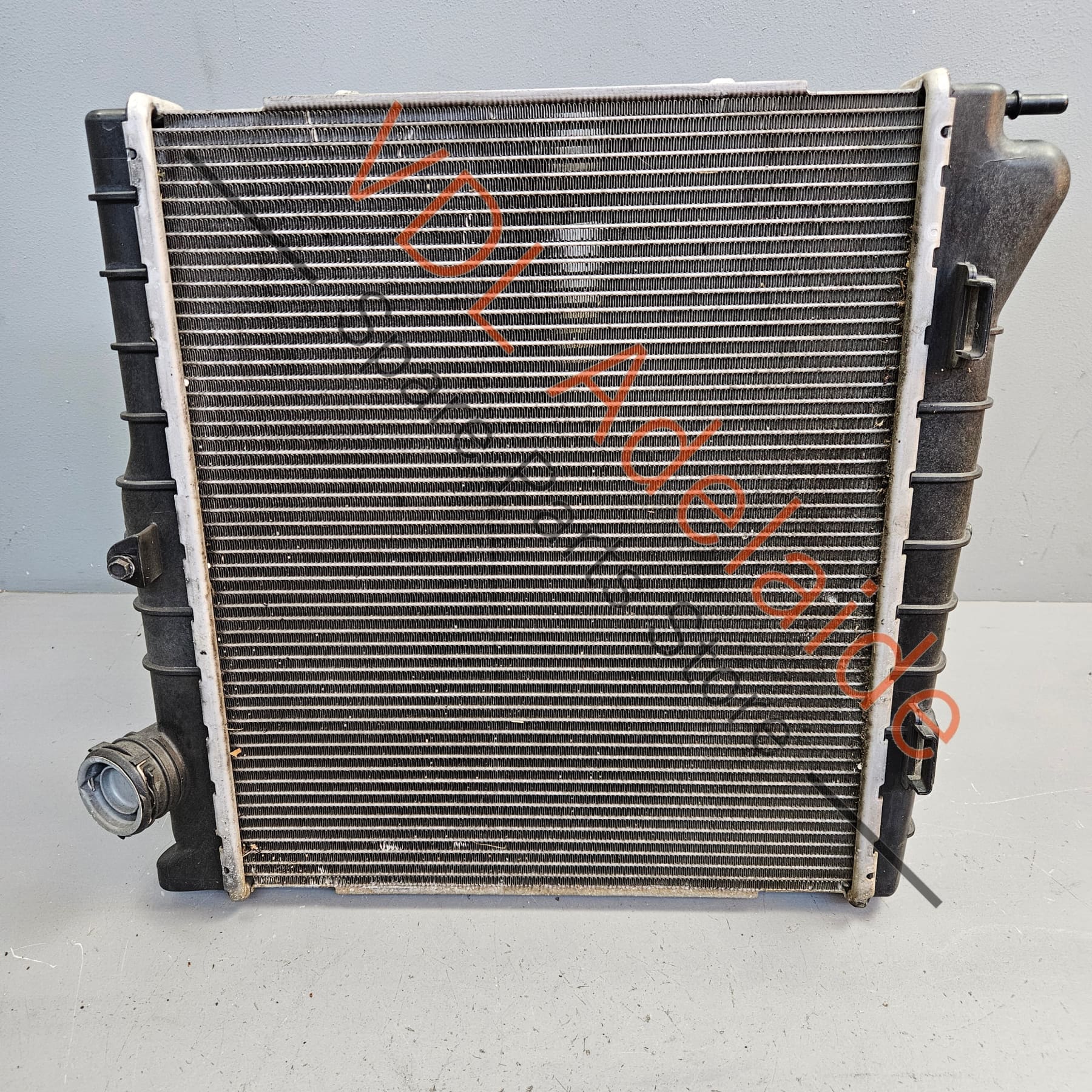 99110613103    Porsche 911 991 Radiator Left Side 99110613103