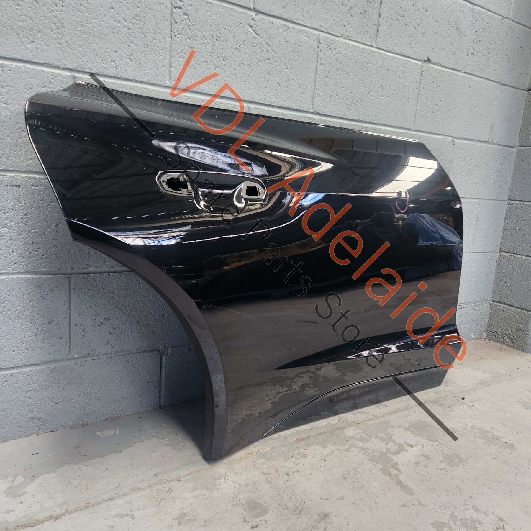 4J3833051C 4J3833051B    Audi E-Tron Rear Left Door Shell Panel 4J3833051C 4J3833051B 0/ Y9T Mythos Black