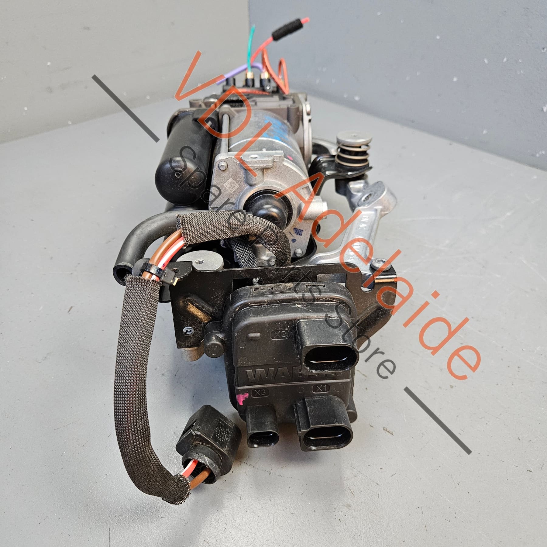 9J1616006D 4M0907778   Audi e-Tron Porsche Taycan Air Suspension Pump & Valve Block Controller 9J1616006D 4M0907778