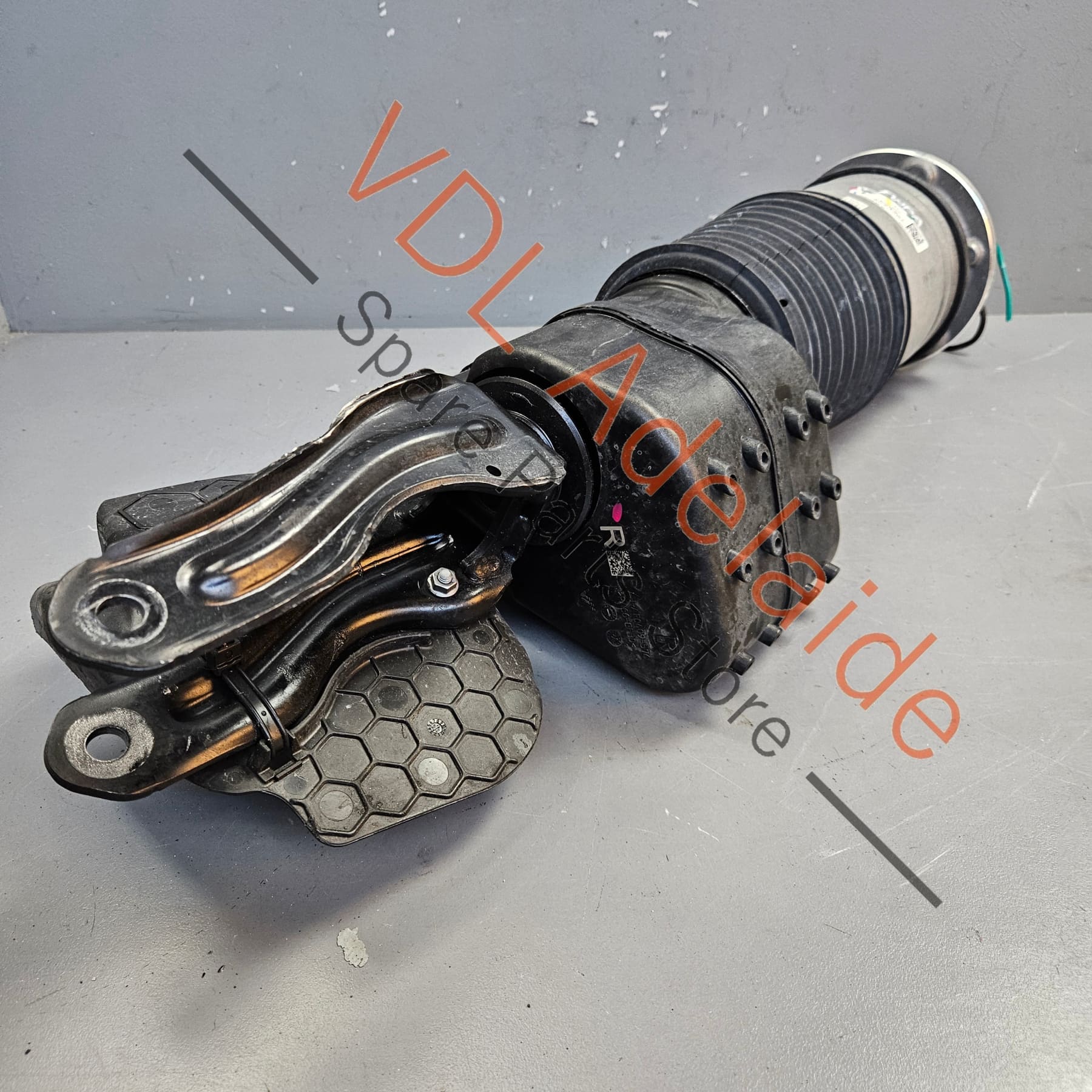 9J1616038E 9J1616038F   Audi e-Tron Porsche Taycan Front Right Suspension Shock Absorber 9J1616038F 9J1616038E