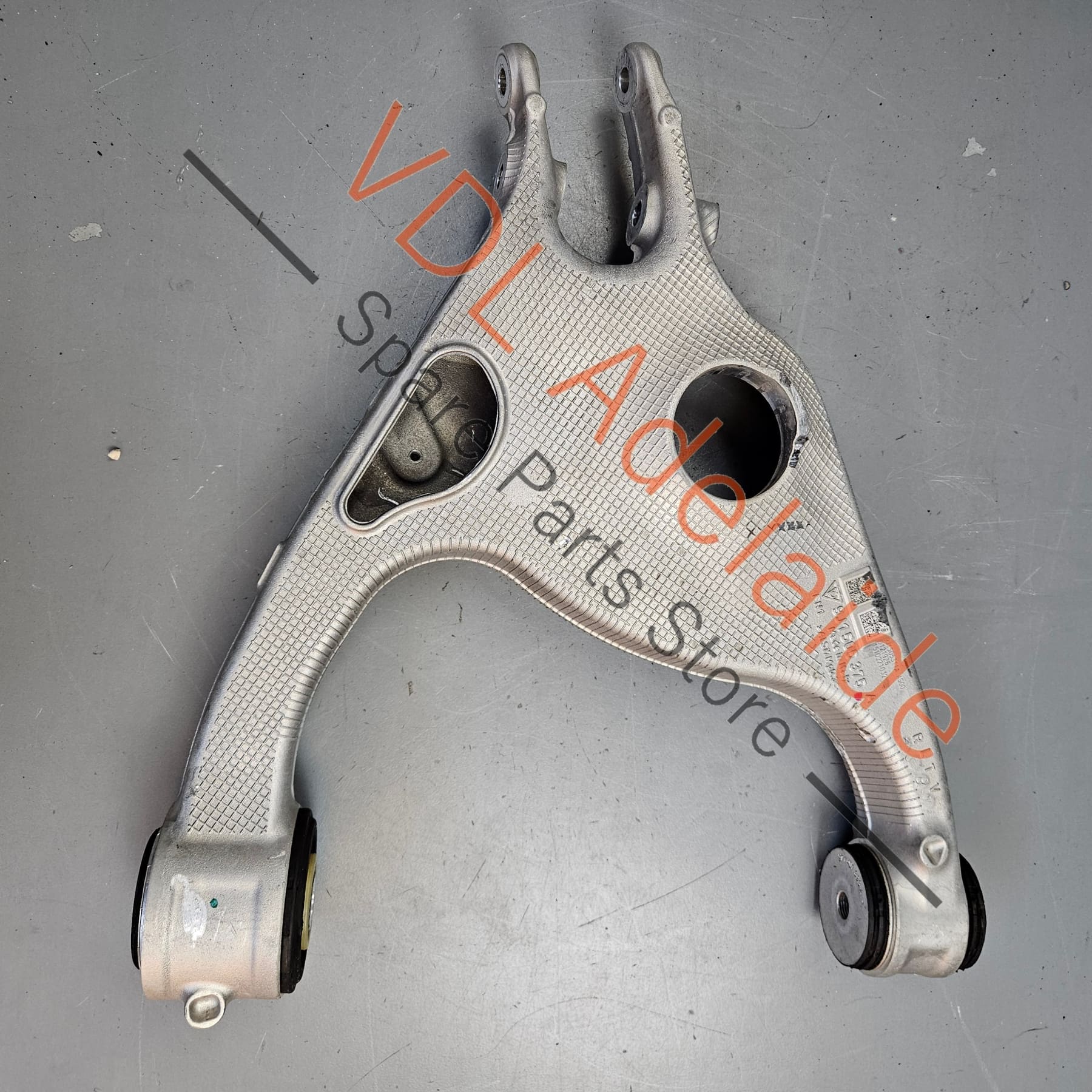 9J1505375A 9J1505311A   Audi e-Tron Porsche Taycan Rear Left Suspension Wishbone Control Arm 9J1505311A 9J1505375A