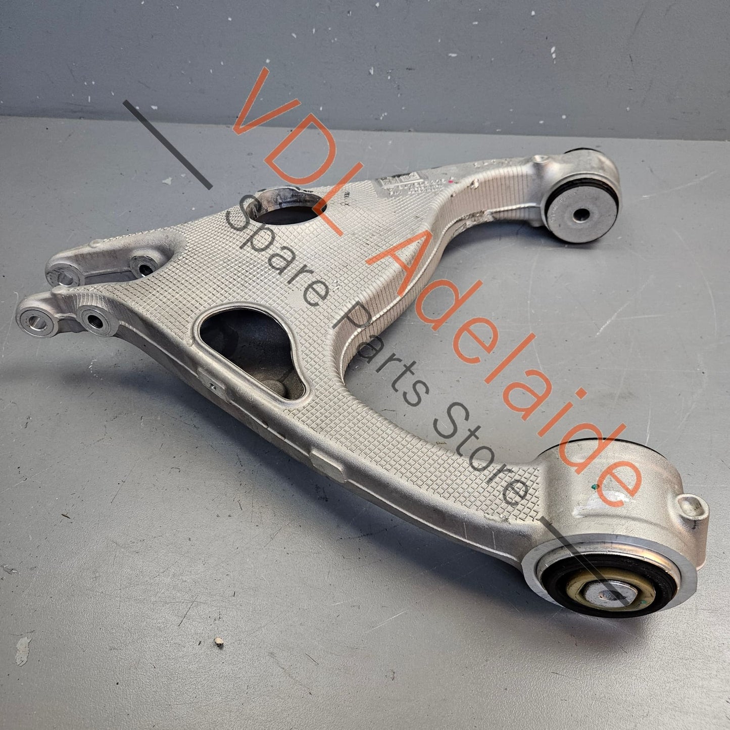 9J1505375A 9J1505311A   Audi e-Tron Porsche Taycan Rear Left Suspension Wishbone Control Arm 9J1505311A 9J1505375A