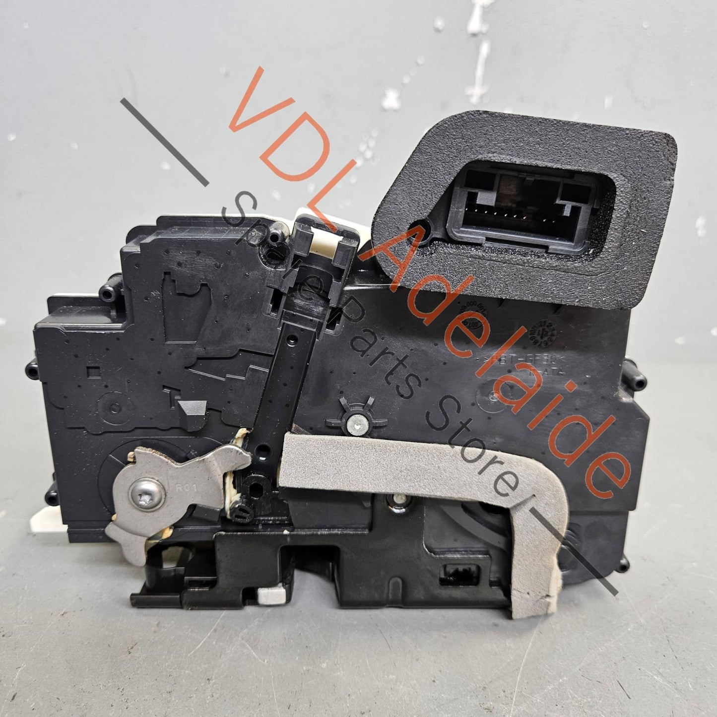 4K2837016J    Audi Right Front Drivers Door Lock Module 4K2837016J