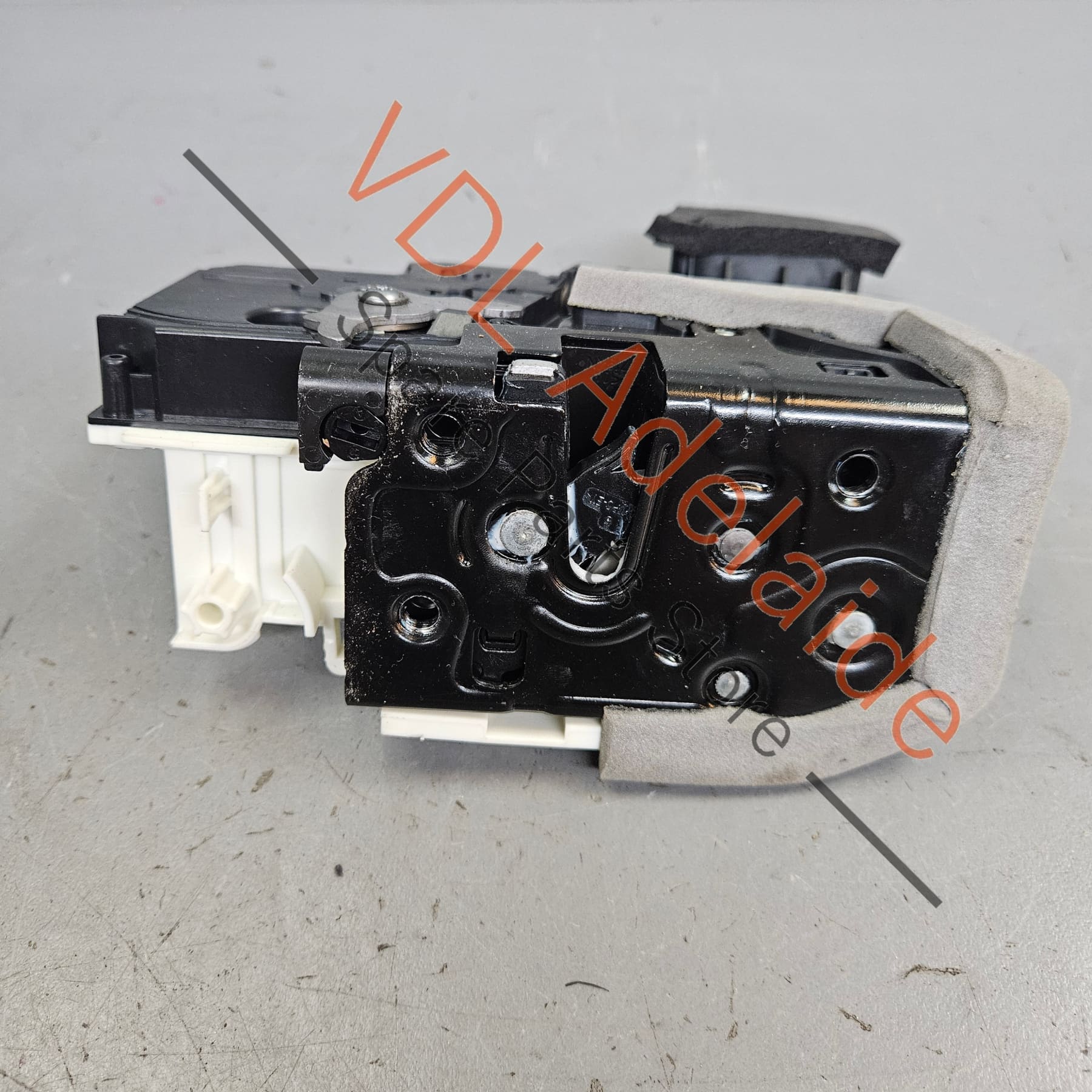 4K0839016Q    Audi Right Rear Door Lock Module 4K0839016Q