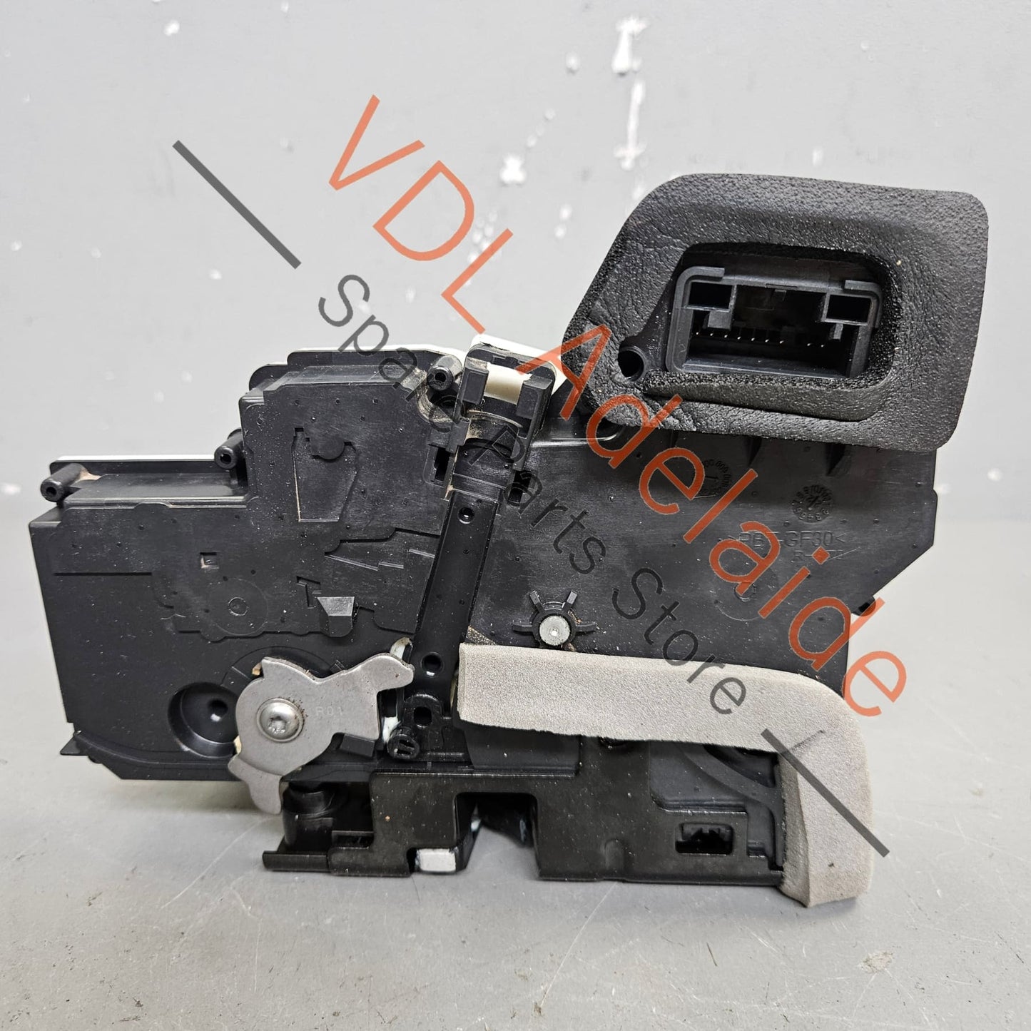 4K0839016Q    Audi Right Rear Door Lock Module 4K0839016Q