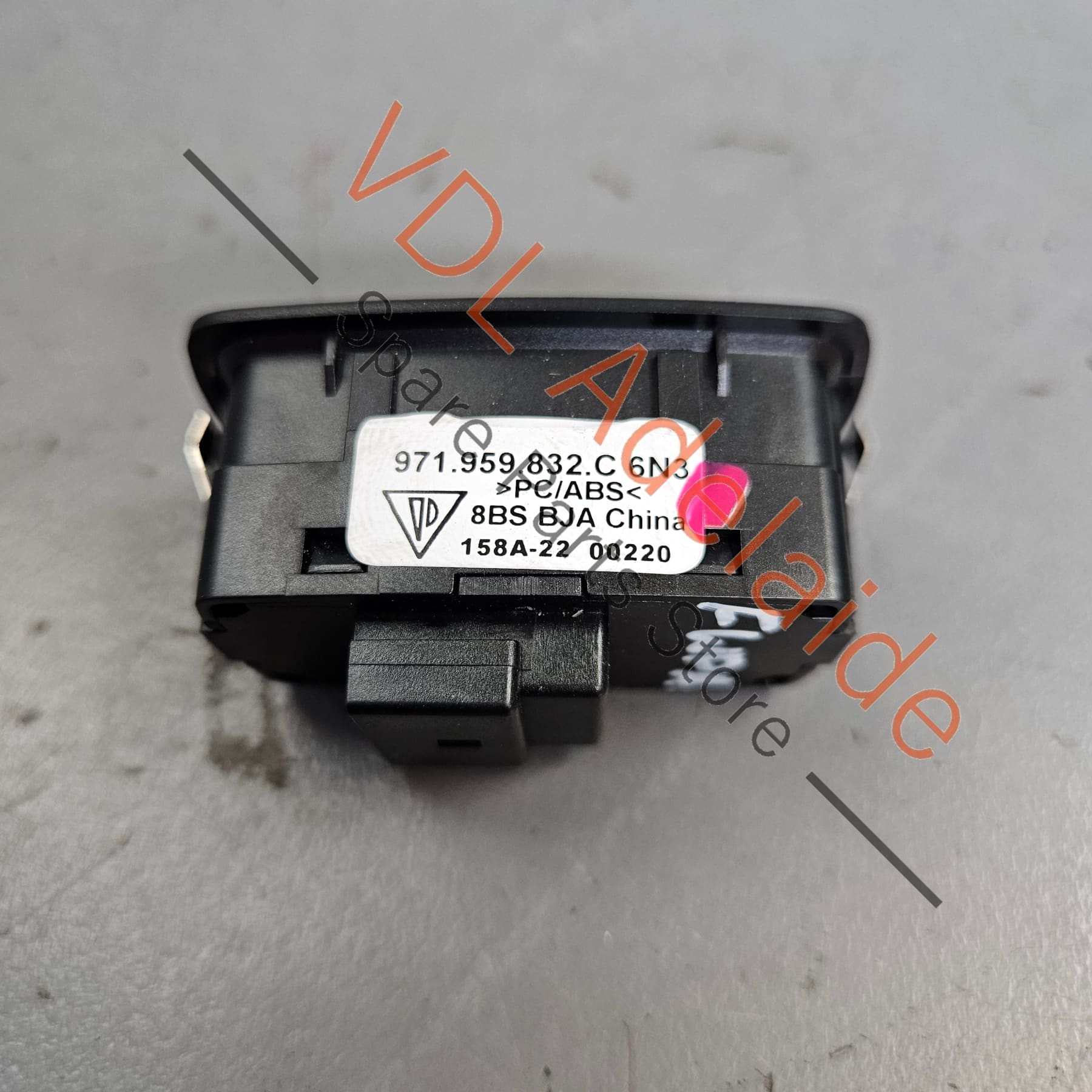 971959832C    Audi e-Tron Power Boot Trunk Open Close Button Switch 971959832C