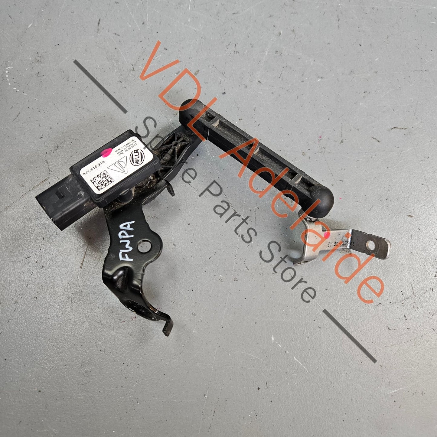 9J1616214    Audi e-Tron Porsche Taycan Right Front Suspension Level Sensor 9J1616214