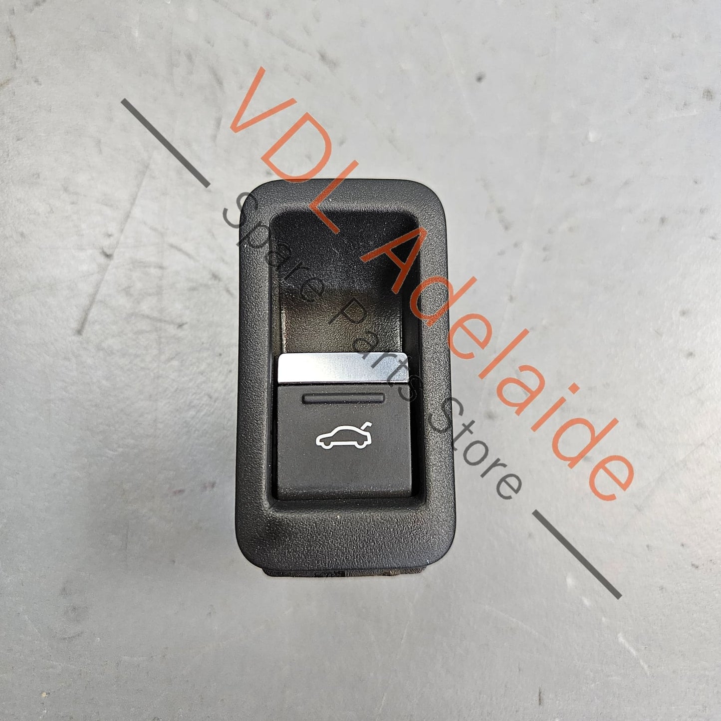 4K0959831NV6    Genuine Audi e-Tron Boot Lock Open Switch Button 4K0959831 NV6