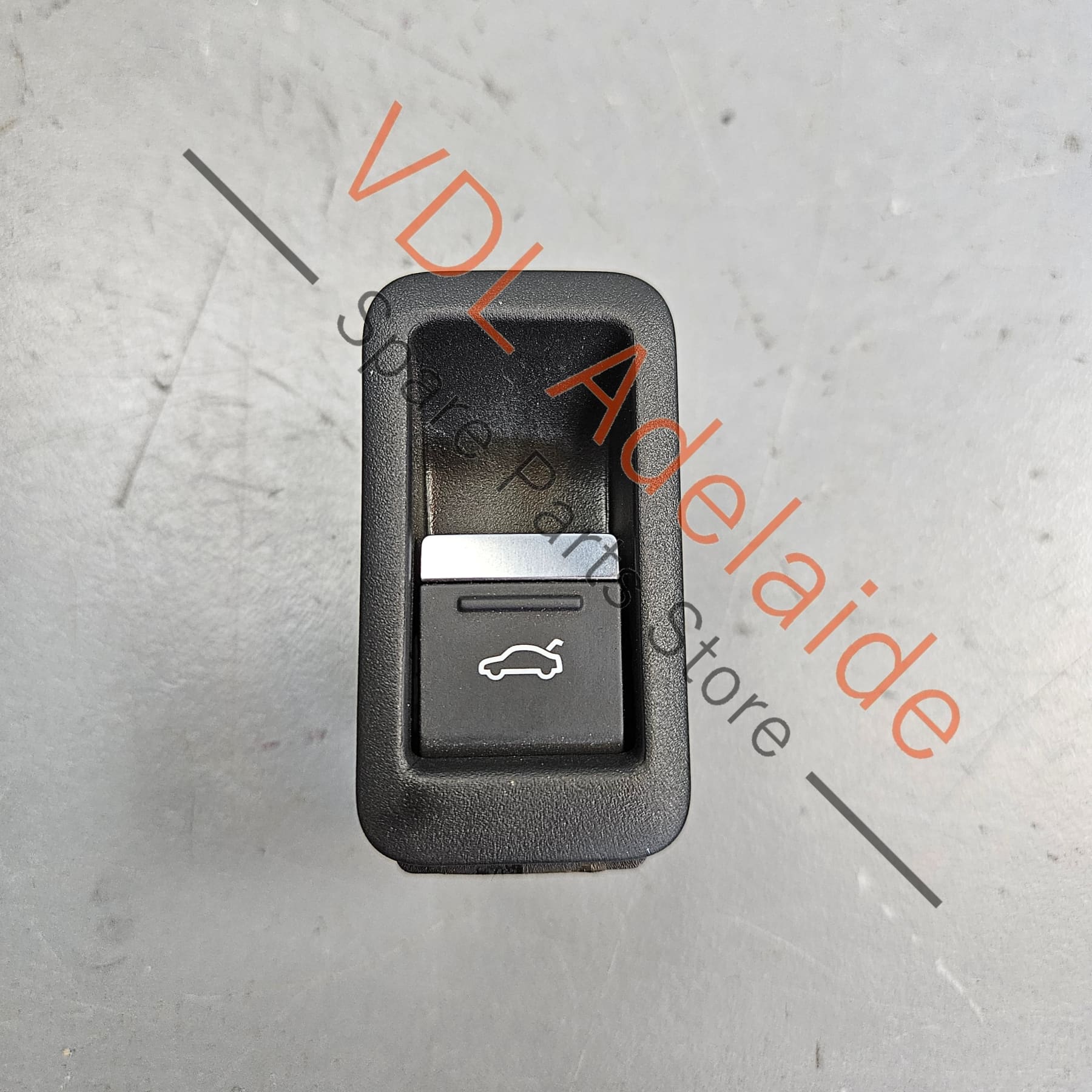 4K0959831NV6    Genuine Audi e-Tron Boot Lock Open Switch Button 4K0959831 NV6