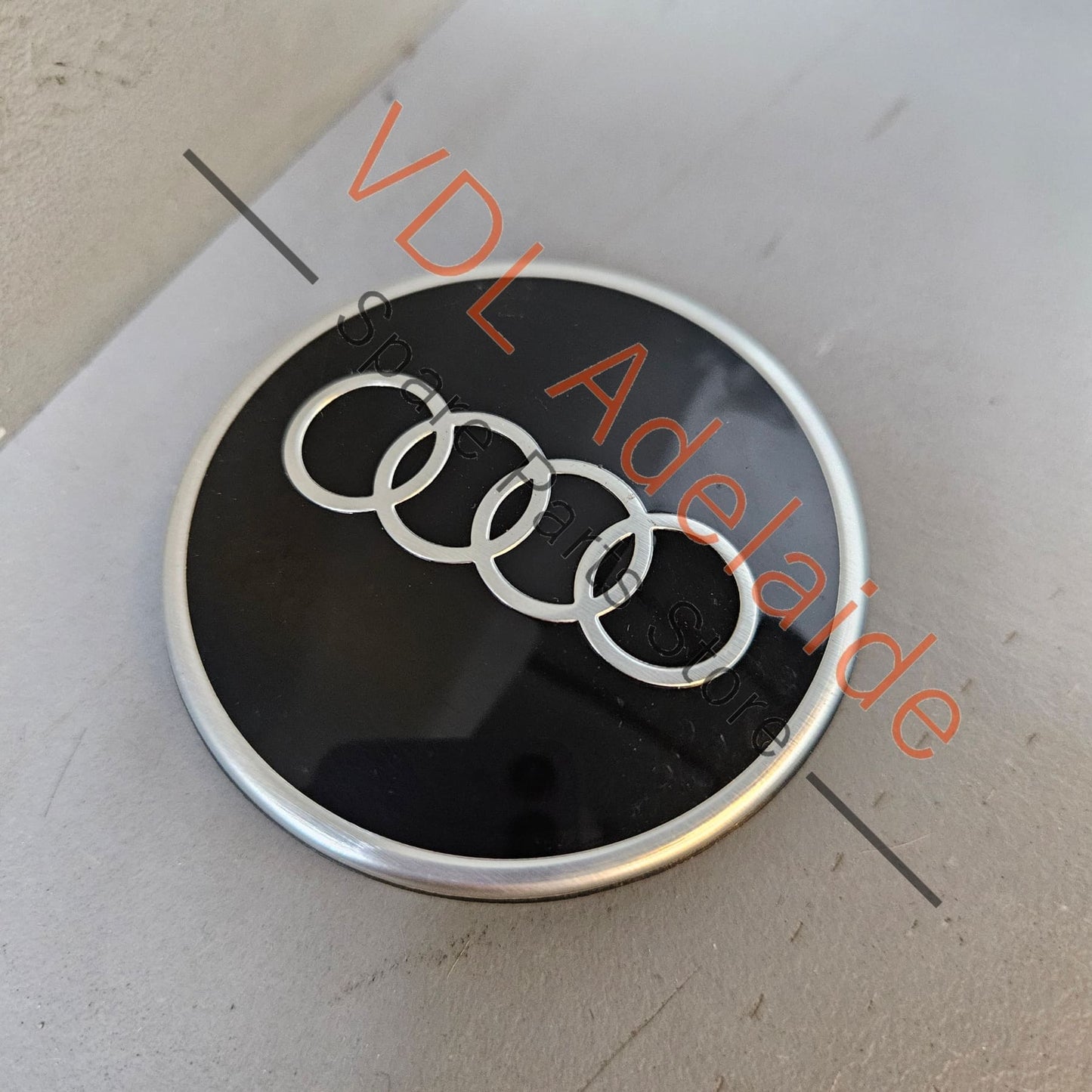 81A601170    Audi Alloy Wheel Hub Centre Cap Black Glossy 81A601170