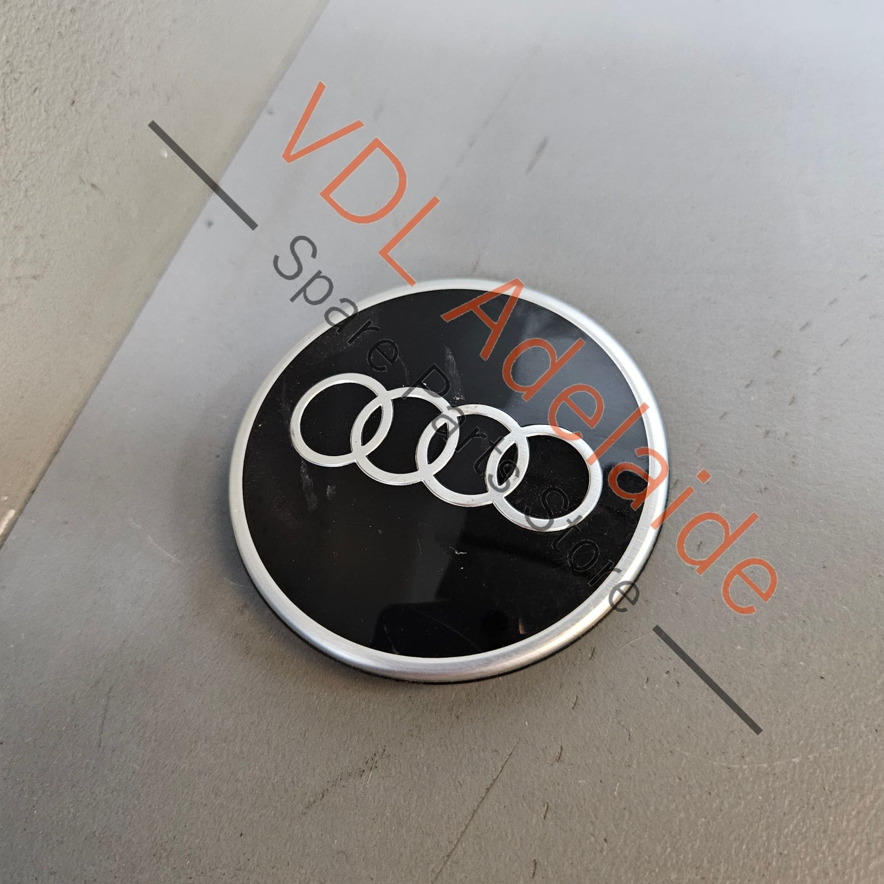 81A601170    Audi Alloy Wheel Hub Centre Cap Black Glossy 81A601170