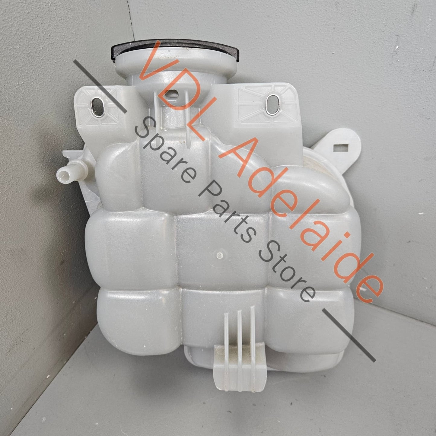 9J1121407C    Audi e-Tron Coolant Expansion Tank 9J1121407C