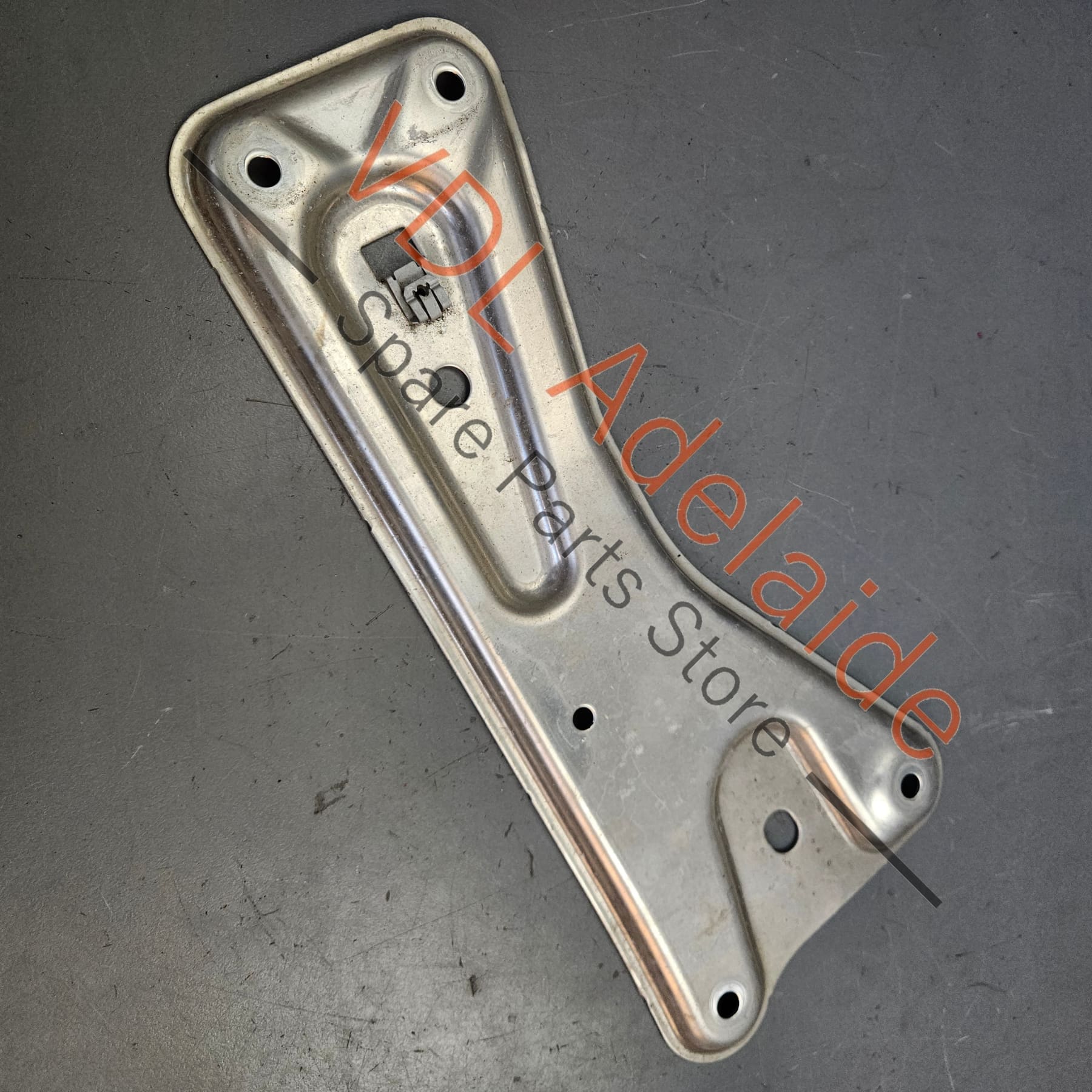 9J1407129E    Audi e-Tron Front Left Chassis Stiffening Bracket Plate Reinforcement 9J1407129E