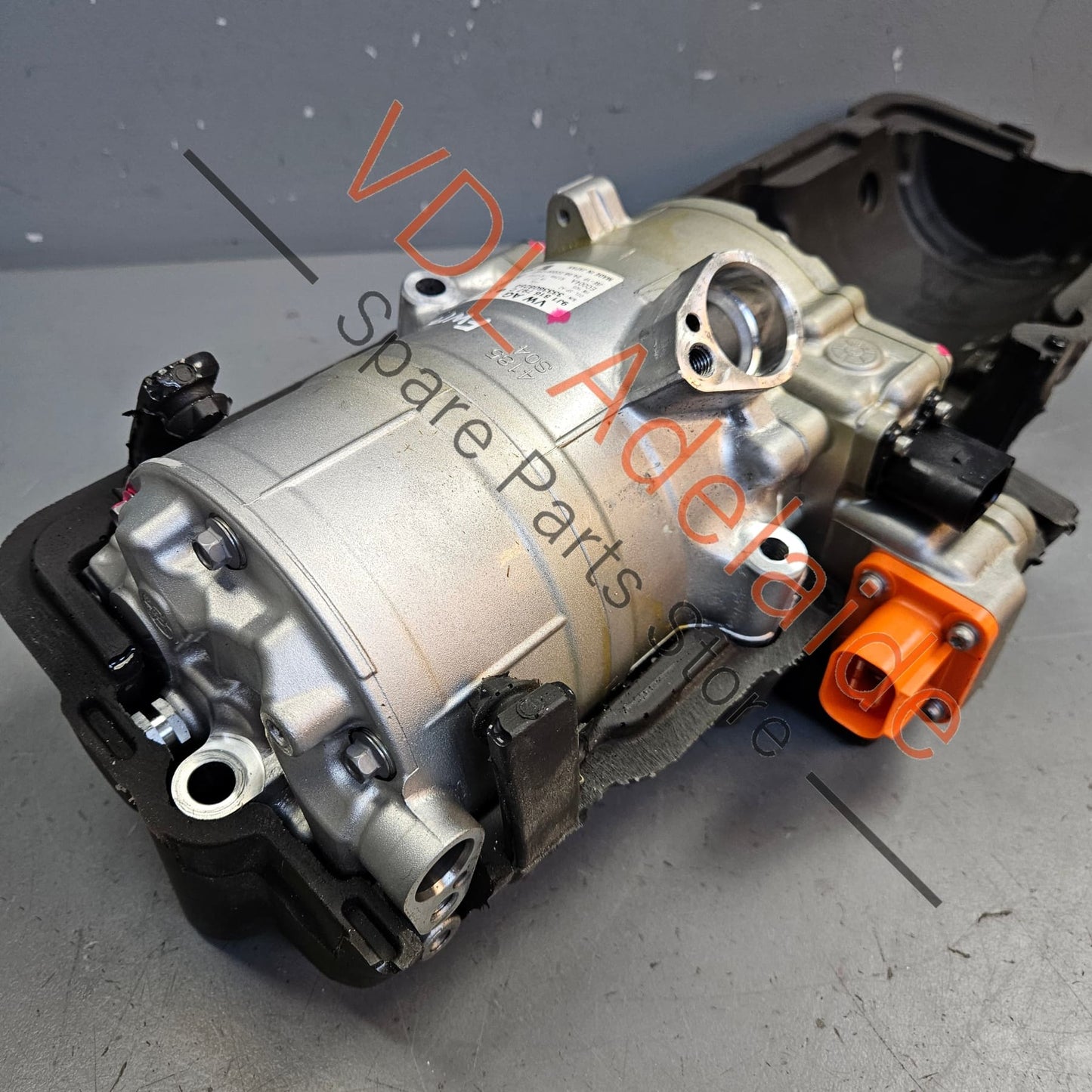 9J1816797C    Audi e-Tron GT Porsche Taycan Electric AC Air Conditioning Compressor Pump 9J1816797C