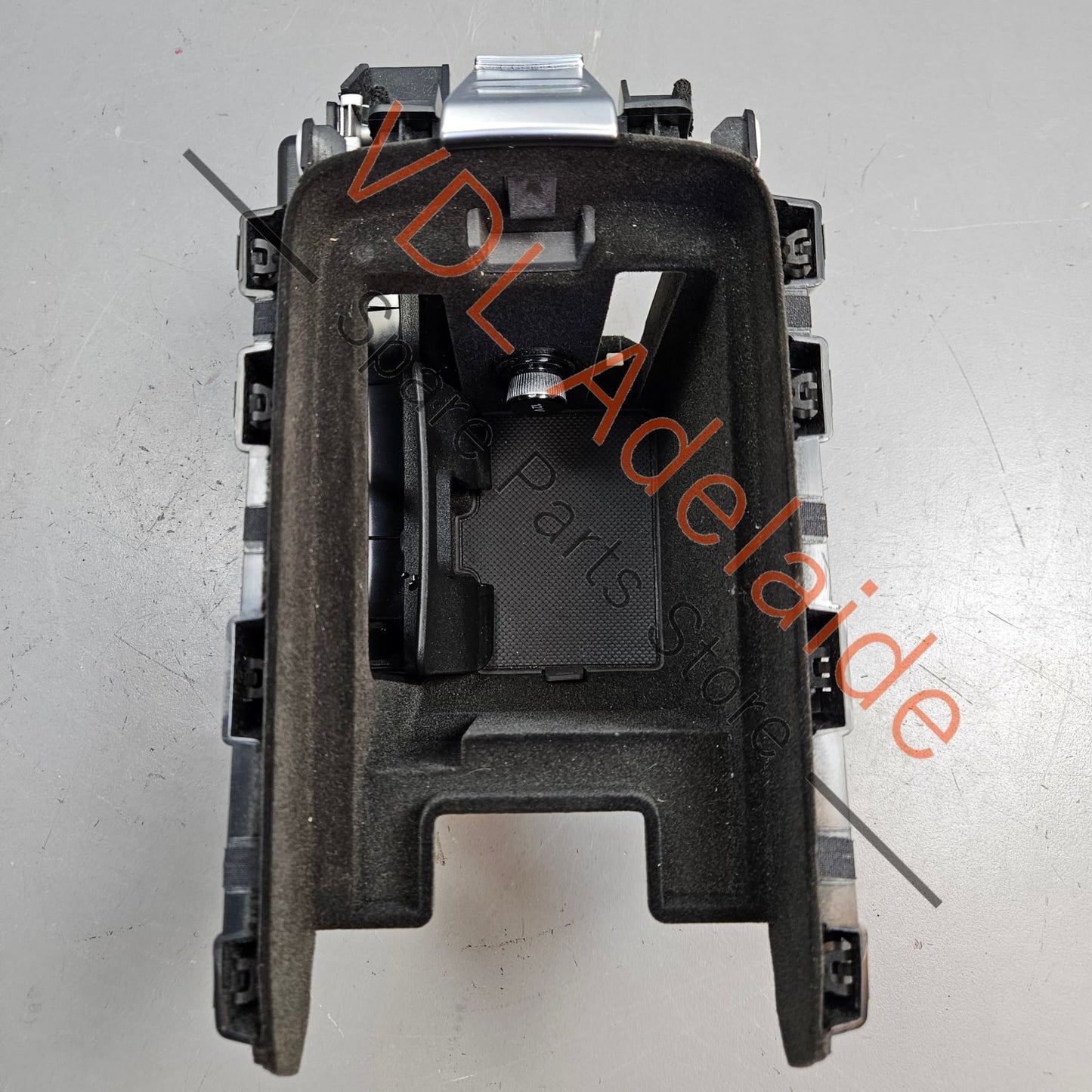 4J38580214PK 4J38630753Q7   Audi e-Tron GT Centre Storage Compartment w Release Button 4J3863075 3Q7 under Arm Rest 4J3858021 4PK