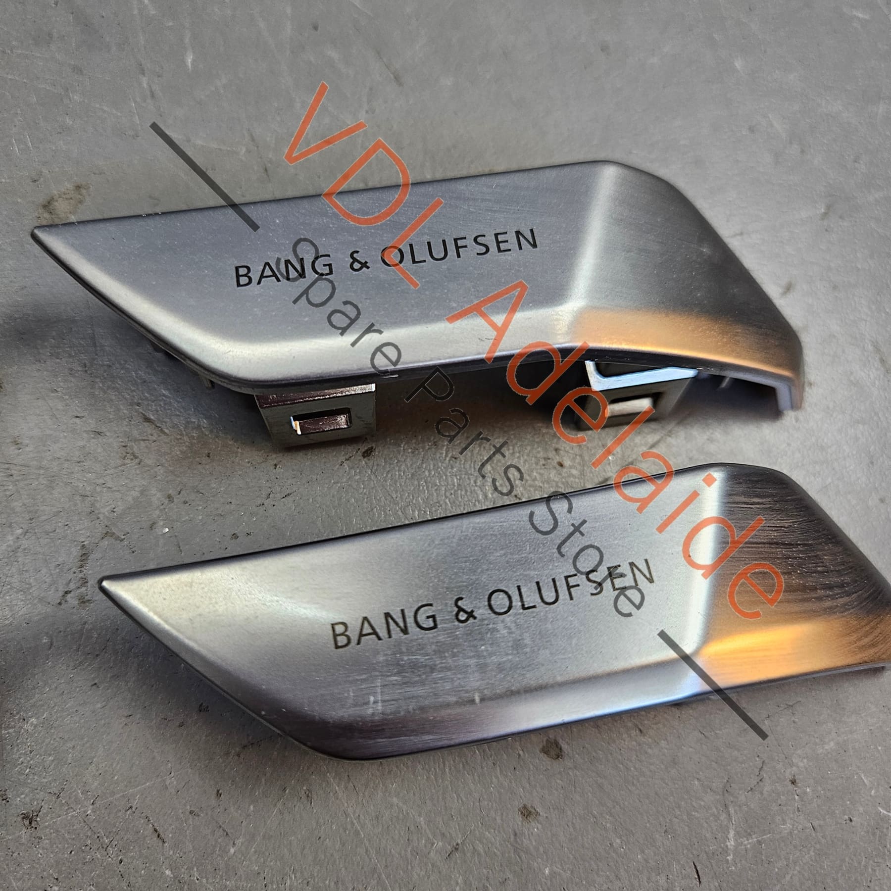 4J3853679A3Q7 4J3853680A3Q7   Audi e-Tron B&O Bang & Olufsen Door Trim Emblem set 4J3853679A 3Q7 4J3853680A 3Q7