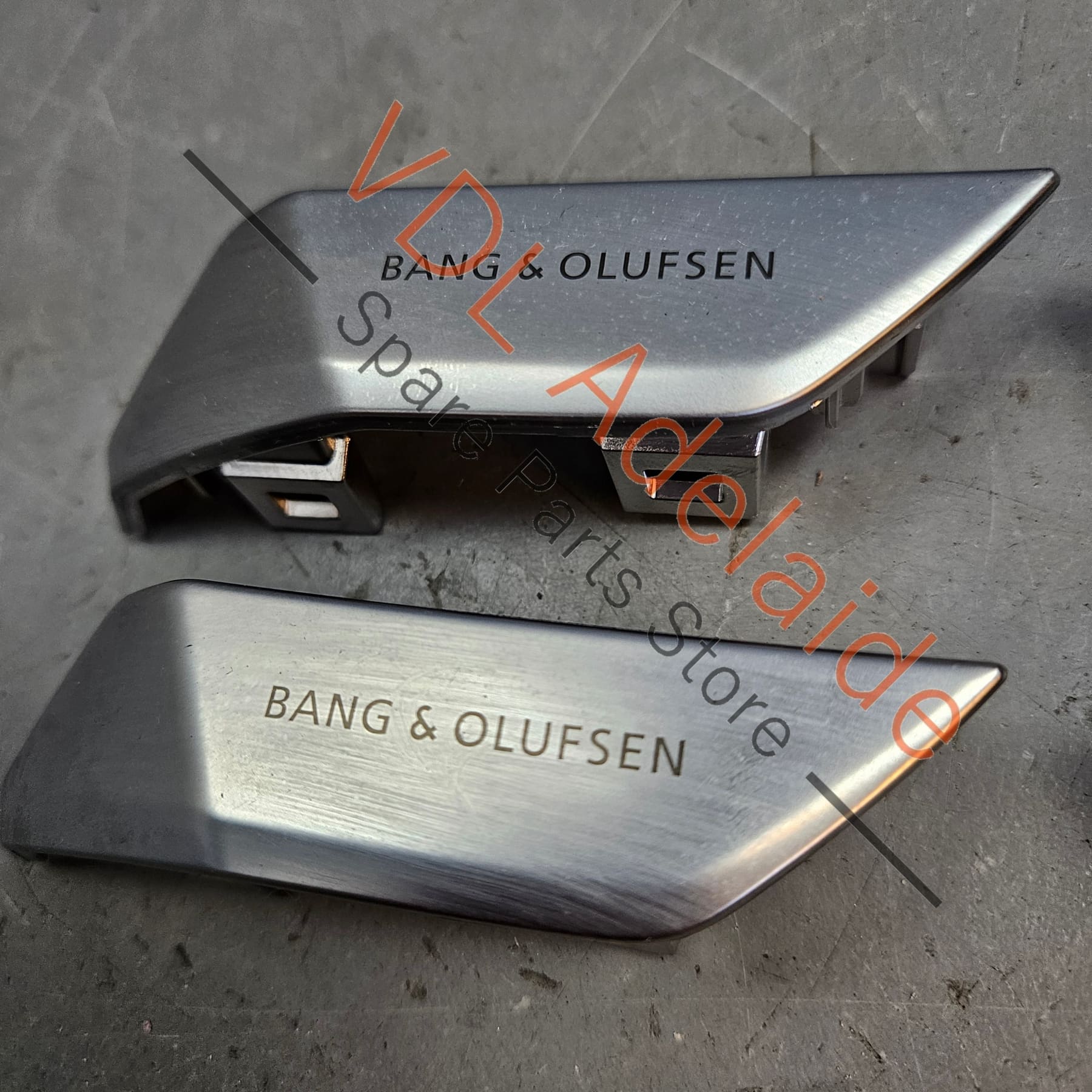 4J3853679A3Q7 4J3853680A3Q7   Audi e-Tron B&O Bang & Olufsen Door Trim Emblem set 4J3853679A 3Q7 4J3853680A 3Q7