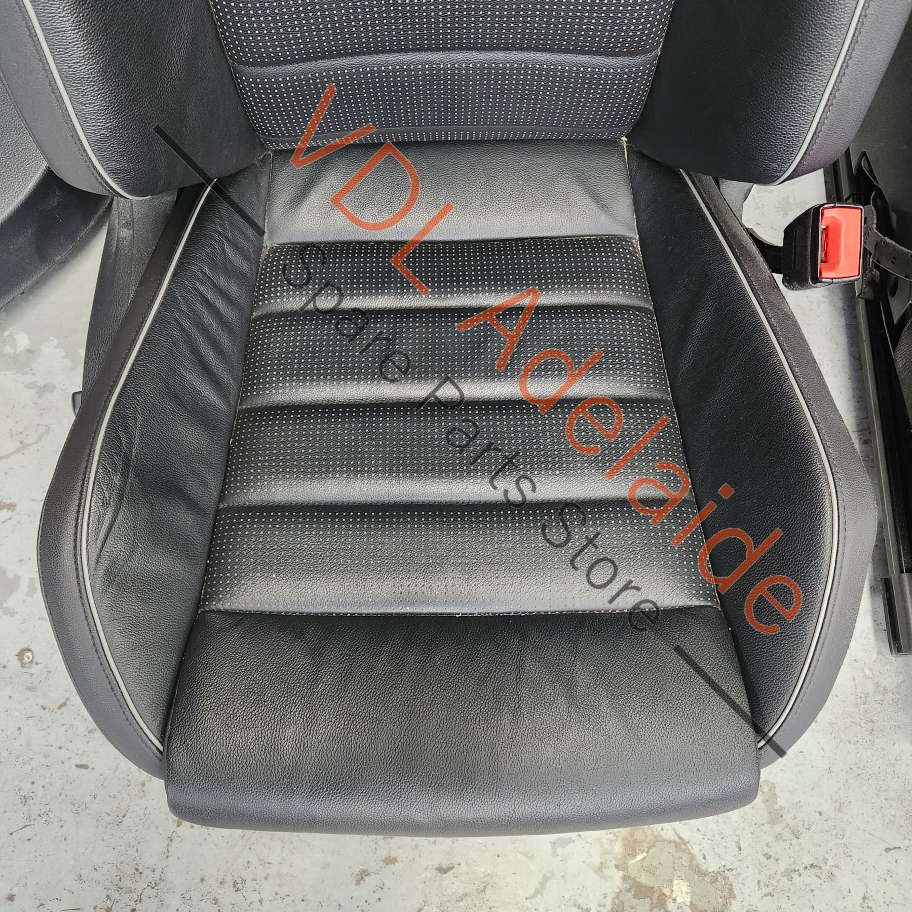     VW Golf MK7.5 R Set of Leather Front Seats and Door Cards Interior Package