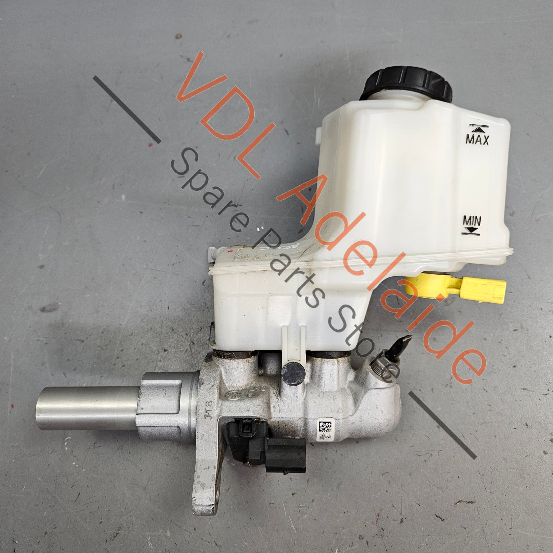 5Q2614019L 5Q2611301H   VW Golf MK7 7.5 Brake Master Cylinder and Reservoir 5Q2614019L 5Q2611301H