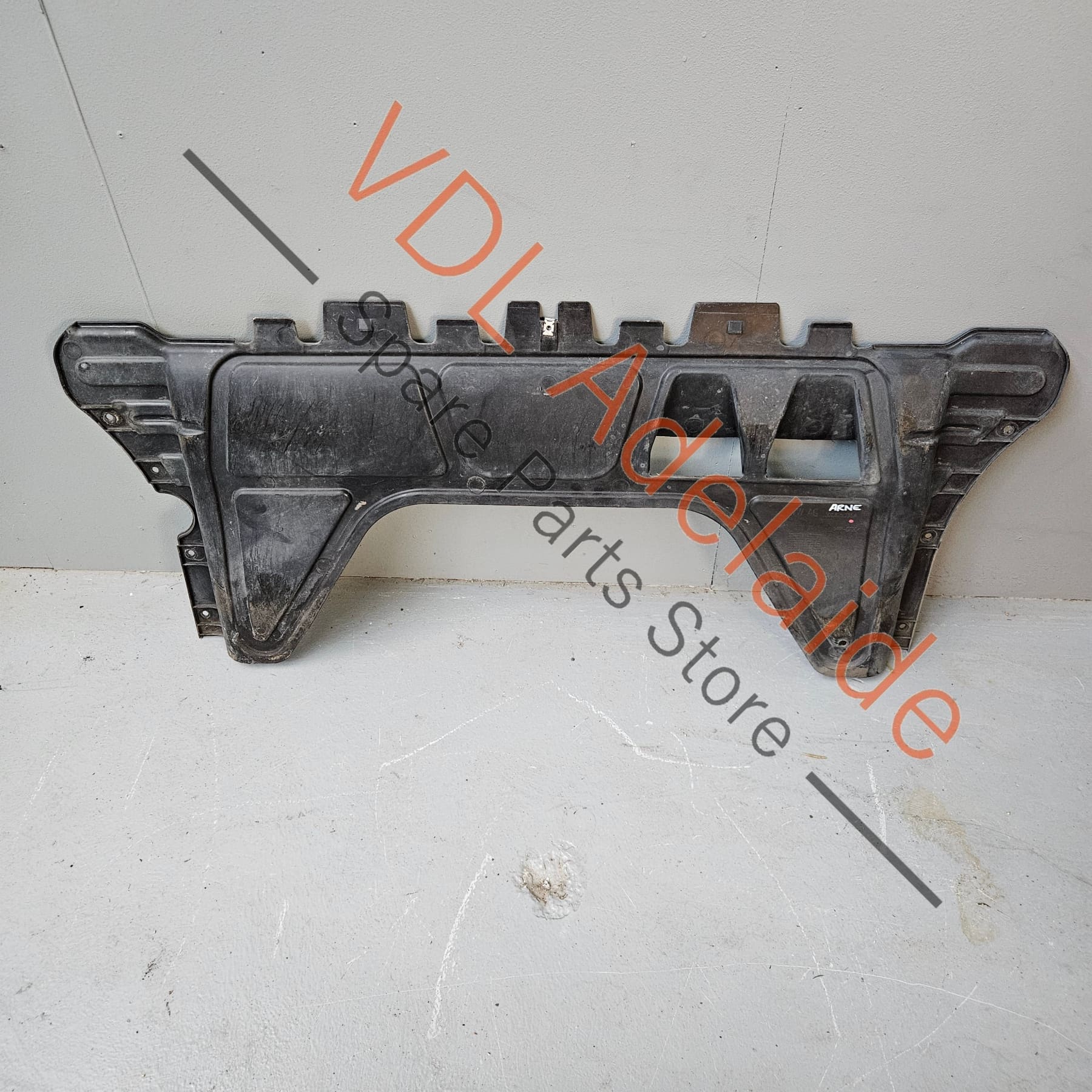 3Q0825235A    VW Golf MK7 7.5 Gti & R Underbody Trim Middle Engine Stone Guard 3Q0825235A