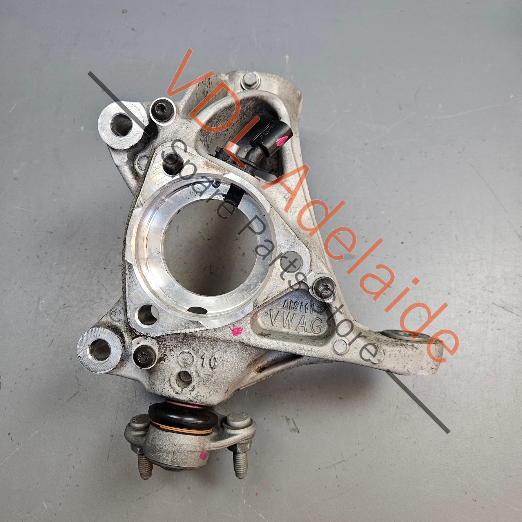 5Q0407253A 5QD407253F 5Q0407257A  VW Golf R Front Left Wheel Bearing Housing Hub Knuckle 85mm 5Q0407253A 5Q0407253F 5Q0407257A