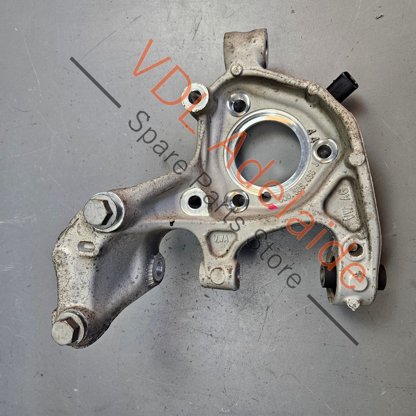 5Q0505436J    VW Golf MK7 7.5 R Right Rear Suspension Wheel Bearing Housing Hub Knuckle Spindle 5Q0505436F