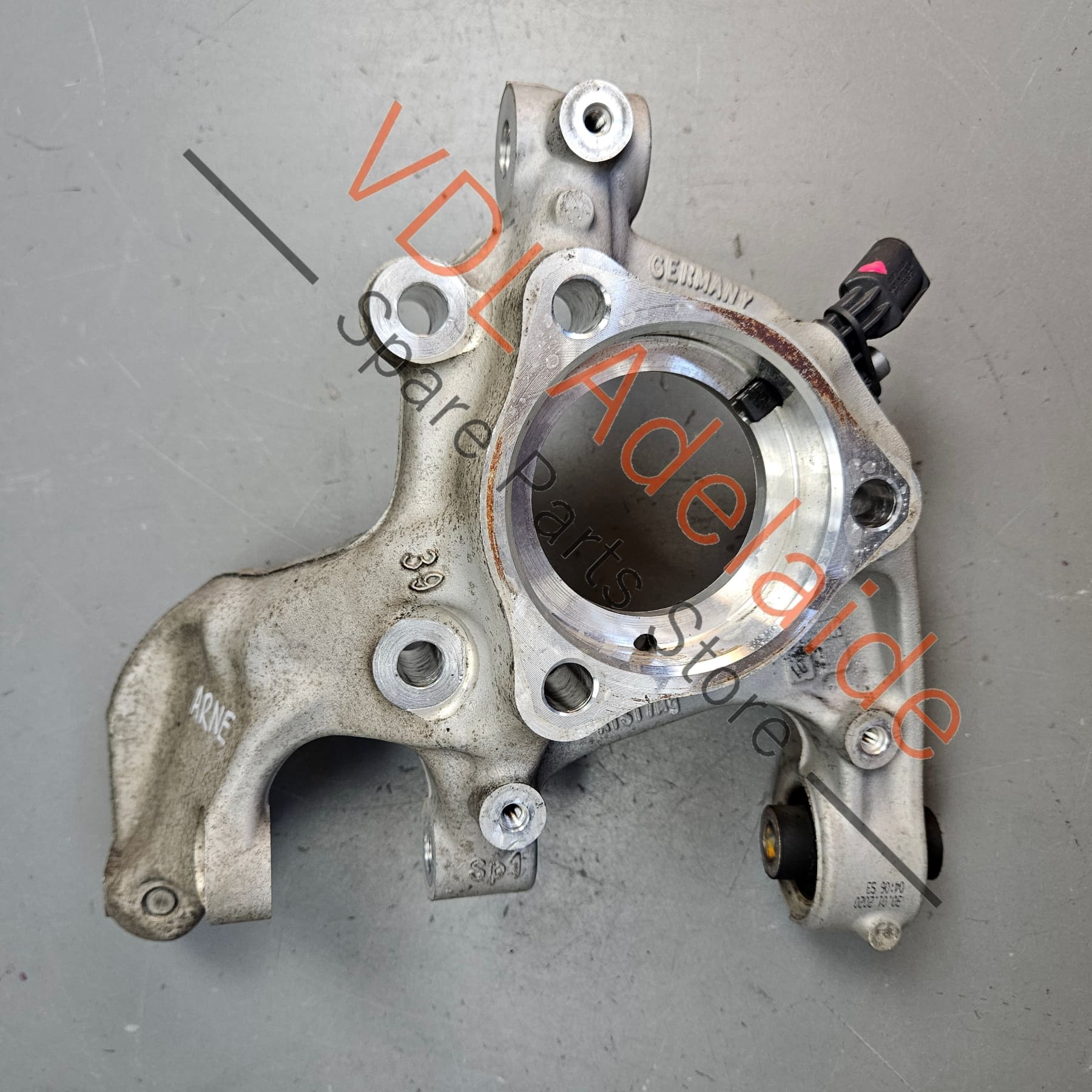 5Q0505435F    VW Golf MK7 7.5 R Left Rear Suspension Wheel Bearing Housing Hub Knuckle Spindle 5Q0505435F