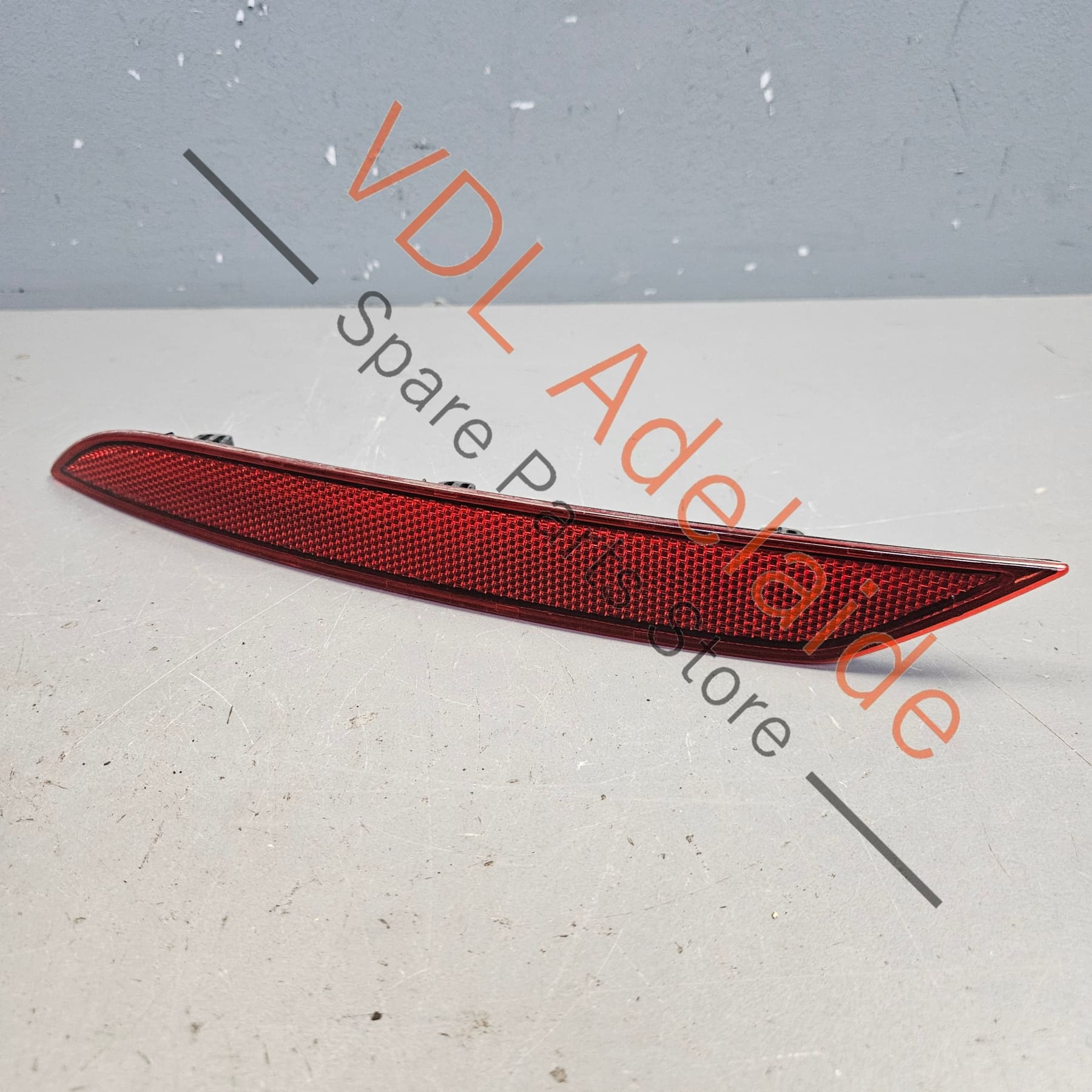 5G0945105C    VW Golf R MK7.5 Rear Left Bumper Reflector 5G0945105C