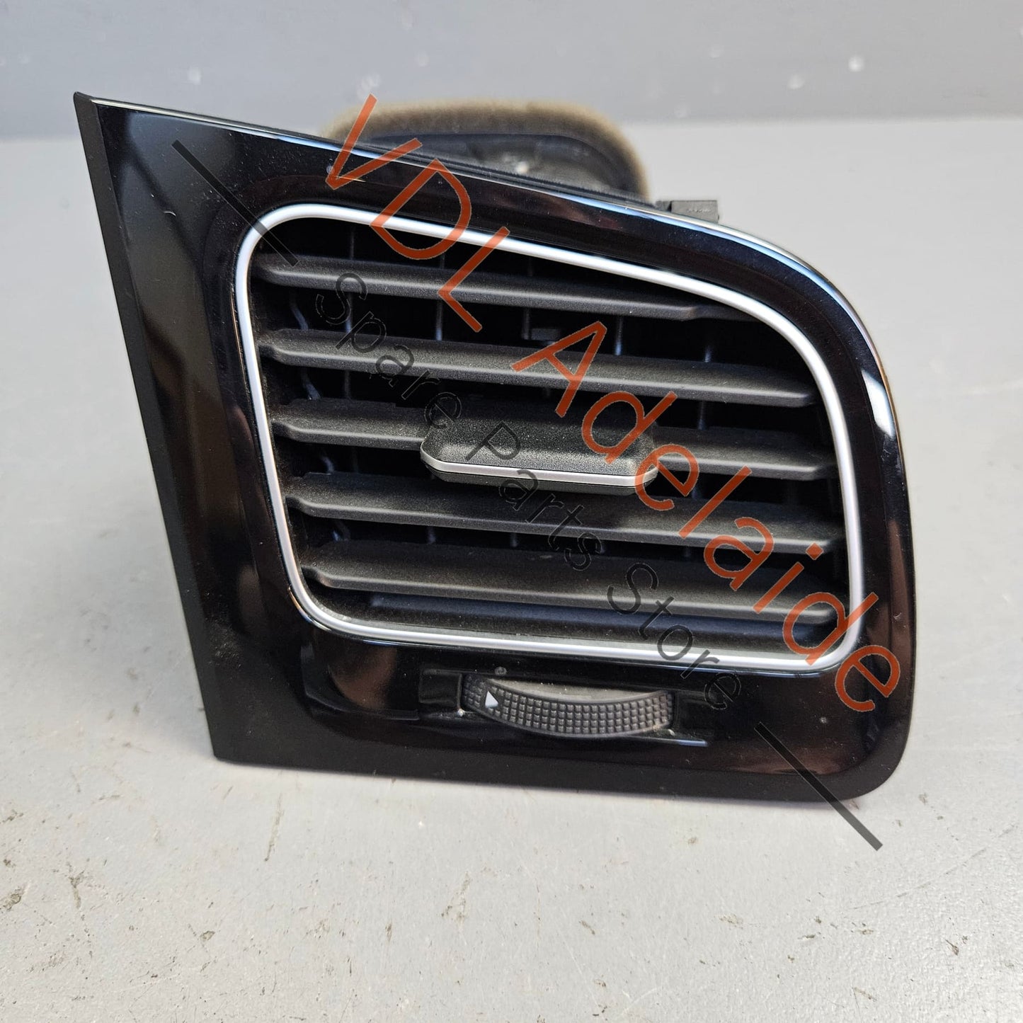 5G2819710    VW Golf MK7 7.5 Gloss Black Right Side AC Air Vent 5G2819704R for RHD 5G2819710