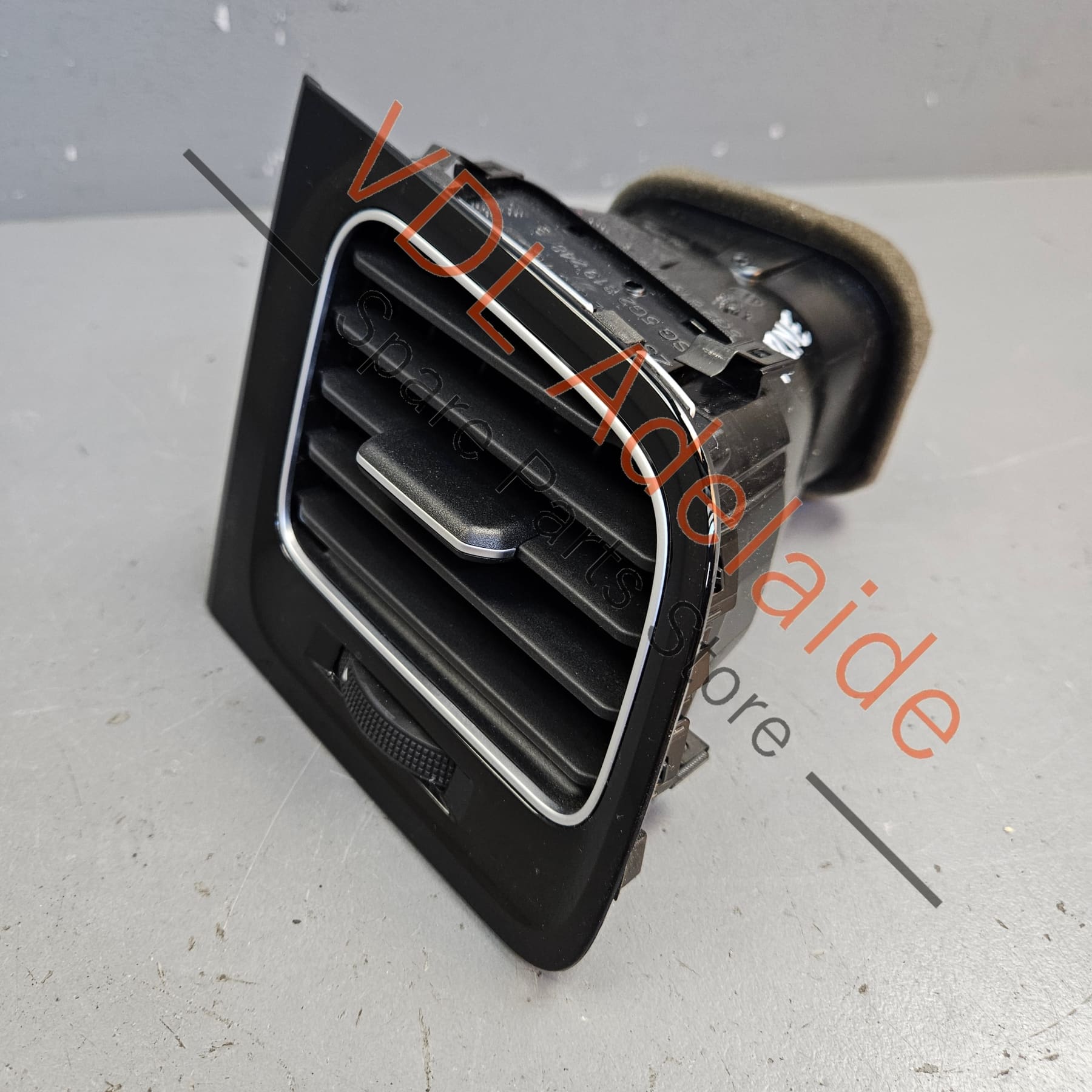 5G2819710    VW Golf MK7 7.5 Gloss Black Right Side AC Air Vent 5G2819704R for RHD 5G2819710