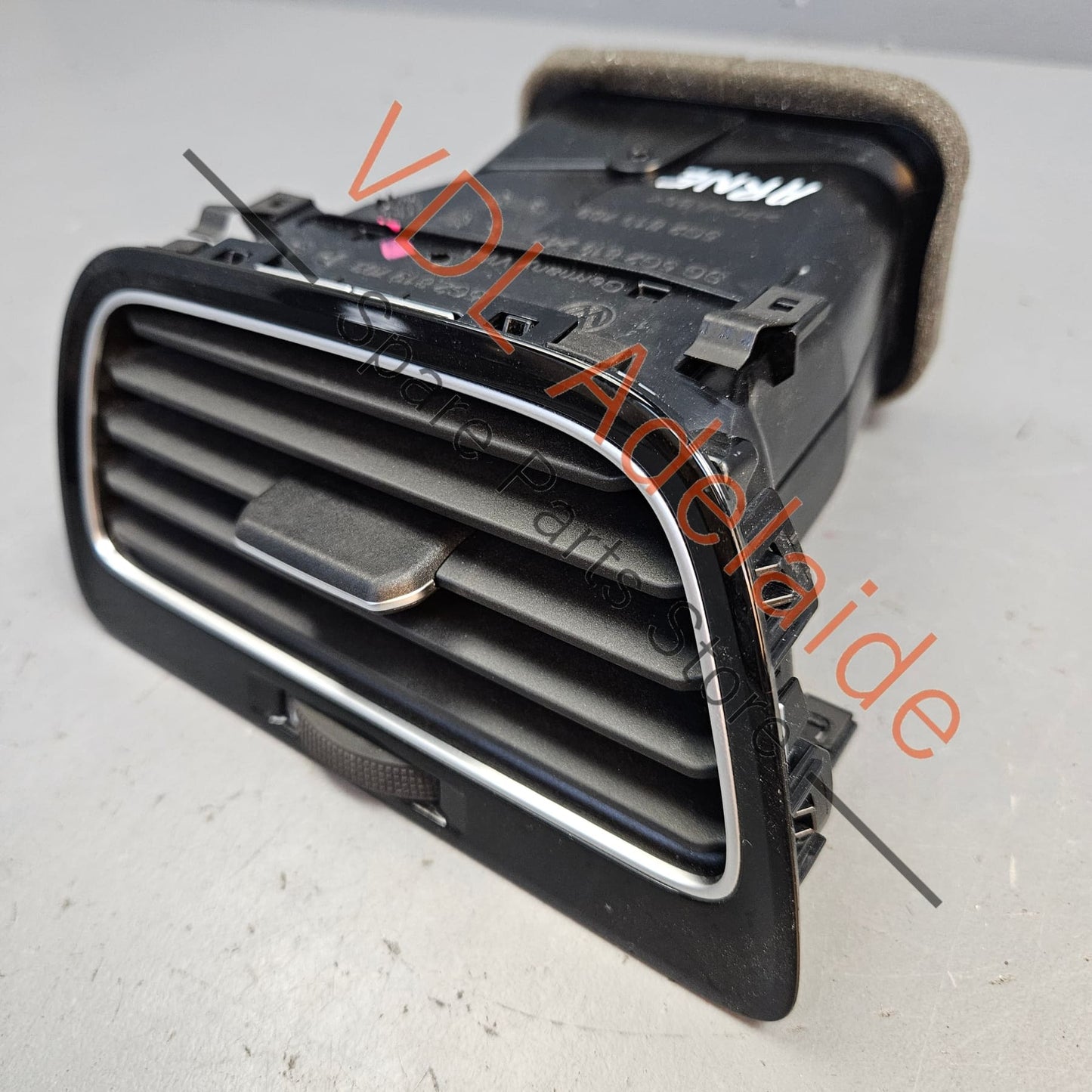 5G2819703R    VW Golf MK7 7.5 Left Side Dash Air Vent AC 5G2819703R QYI Gloss Black for RHD