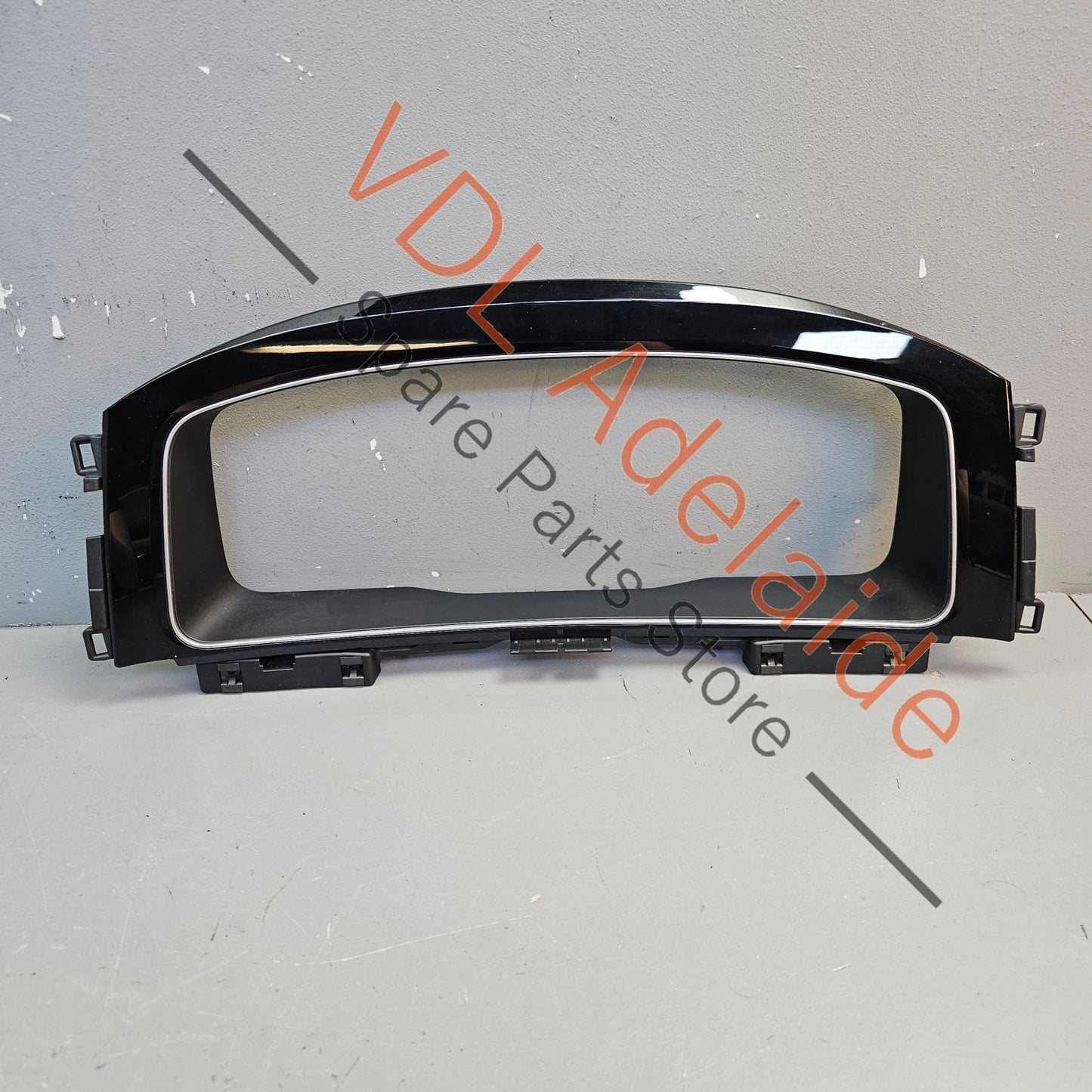 5G0857059B    VW Golf MK7 7.5 Virtual Dash Instrument Cockpit Cluster Trim Surround 5G0857059B