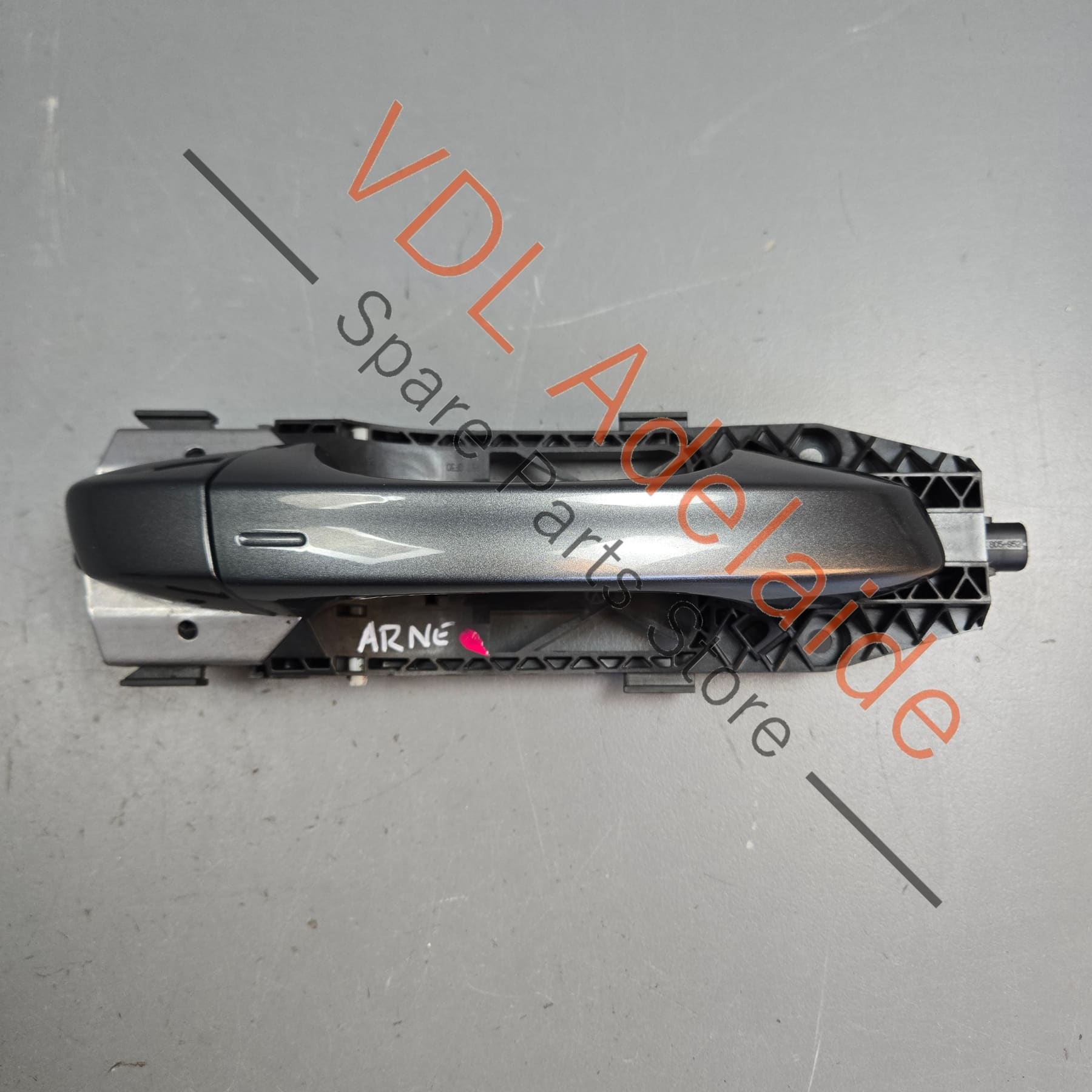 5G0837206Q    VW Golf MK7 Front Right Exterior Door Handle Keyless Entry Indium Grey LR7H X3X3 5G0837206Q GRU