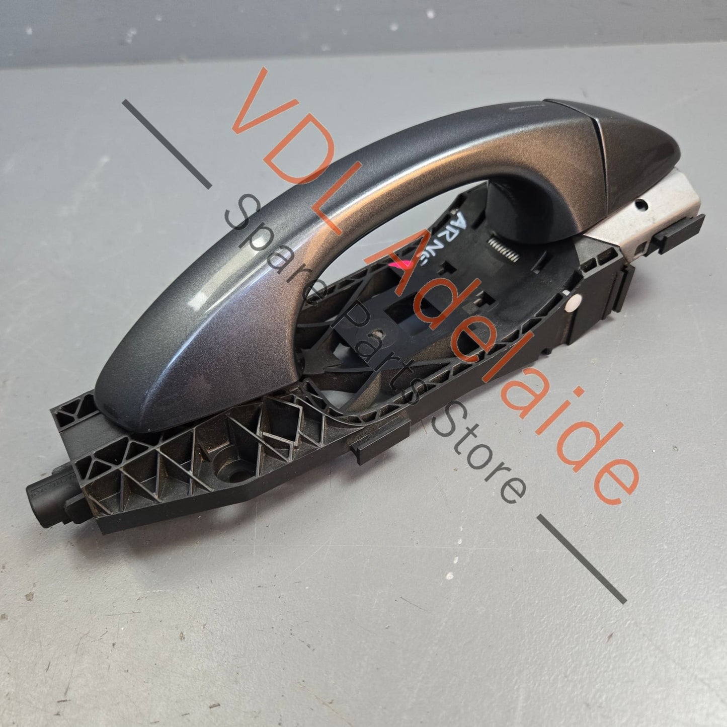 5G0837206Q    VW Golf MK7 Front Right Exterior Door Handle Keyless Entry Indium Grey LR7H X3X3 5G0837206Q GRU