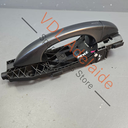 5G0837205R    VW Golf MK7 Front Left Exterior Door Handle Keyless Entry Indium Grey LR7H X3X3 5G0837205R GRU