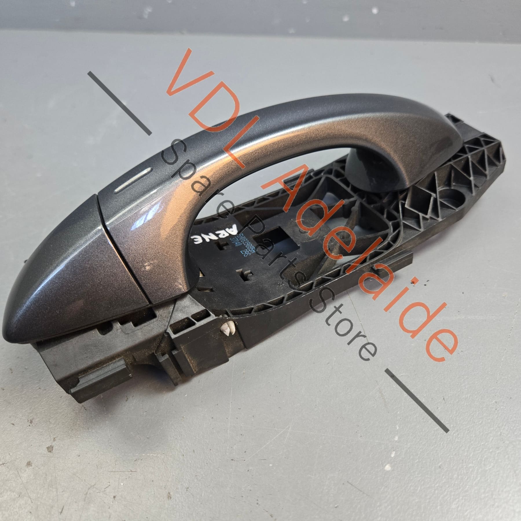 5G0837205R    VW Golf MK7 Front Left Exterior Door Handle Keyless Entry Indium Grey LR7H X3X3 5G0837205R GRU