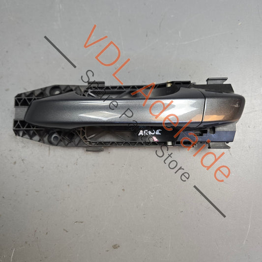 5G0837206N    Volkswagen VW Golf GTi Mk7 Front or Rear Right Side Door Handle Indium Grey LR7H 5G0837206N