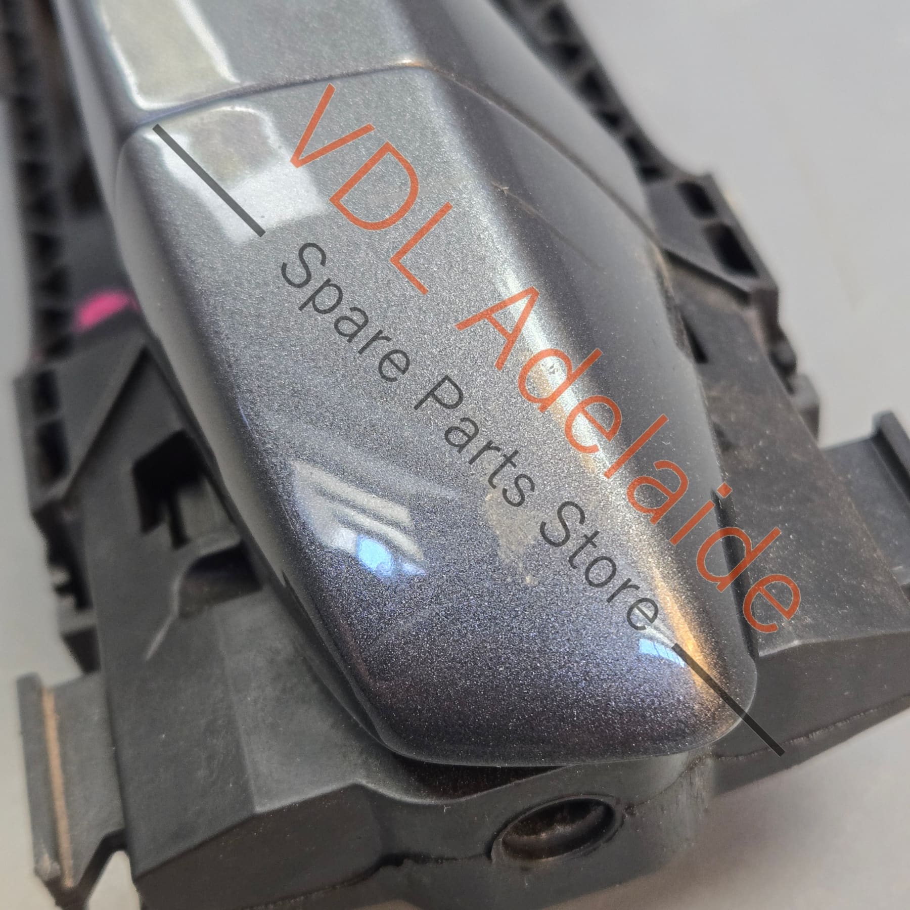 5G0837206N    Volkswagen VW Golf GTi Mk7 Front or Rear Right Side Door Handle Indium Grey LR7H 5G0837206N