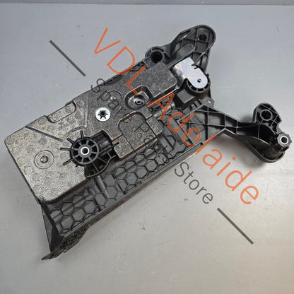 5Q0915331K    VW Golf Mk7 7.5 Battery Console Base Bracket w Clamp 5Q0915331K