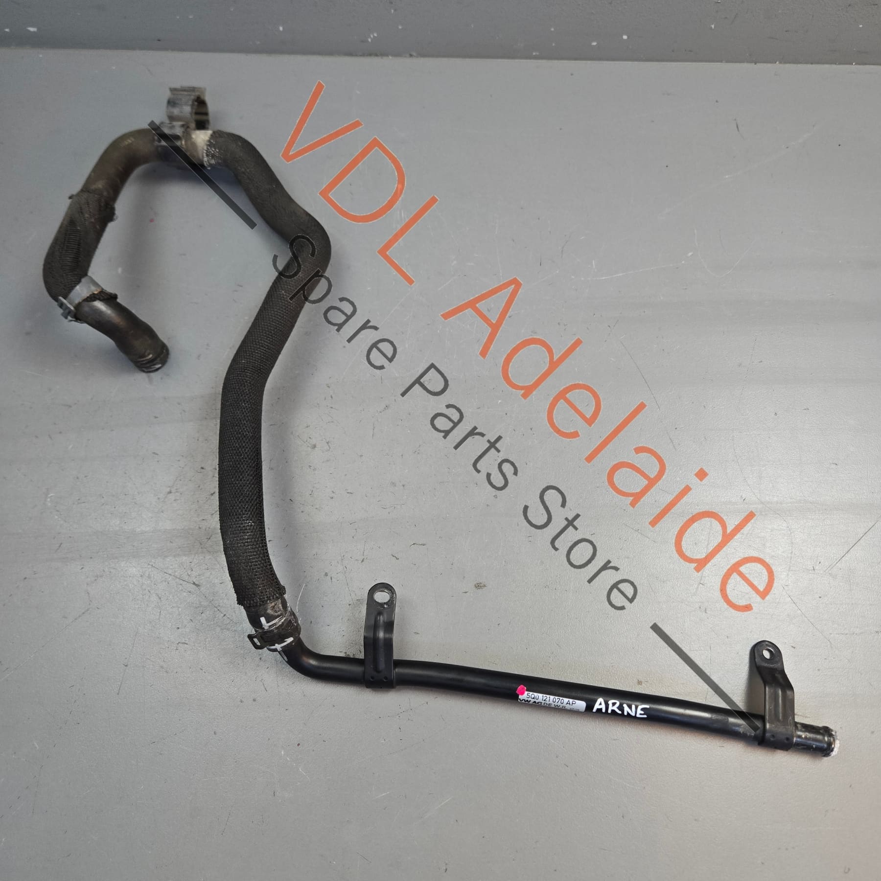 5Q0121070AP 5Q0121101N   VW Golf R Right Side Coolant Additional Radiator Hose Pipe 5Q0121101N 5Q0121070AP