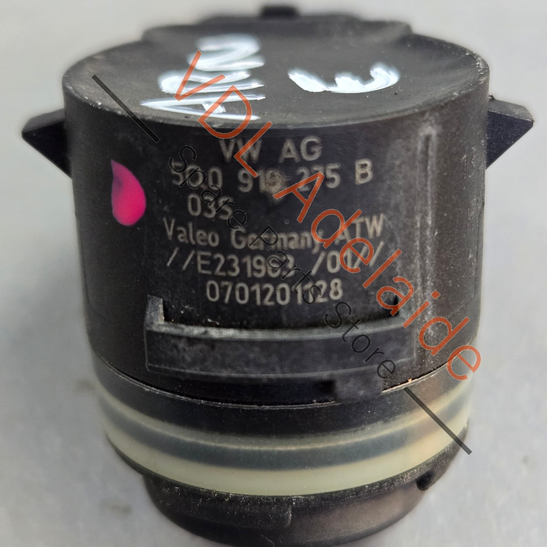 5Q0919275B    VW PDC Front Parking Sensor 5Q0919275C Indium Grey LR7H X3X3 Back Side
