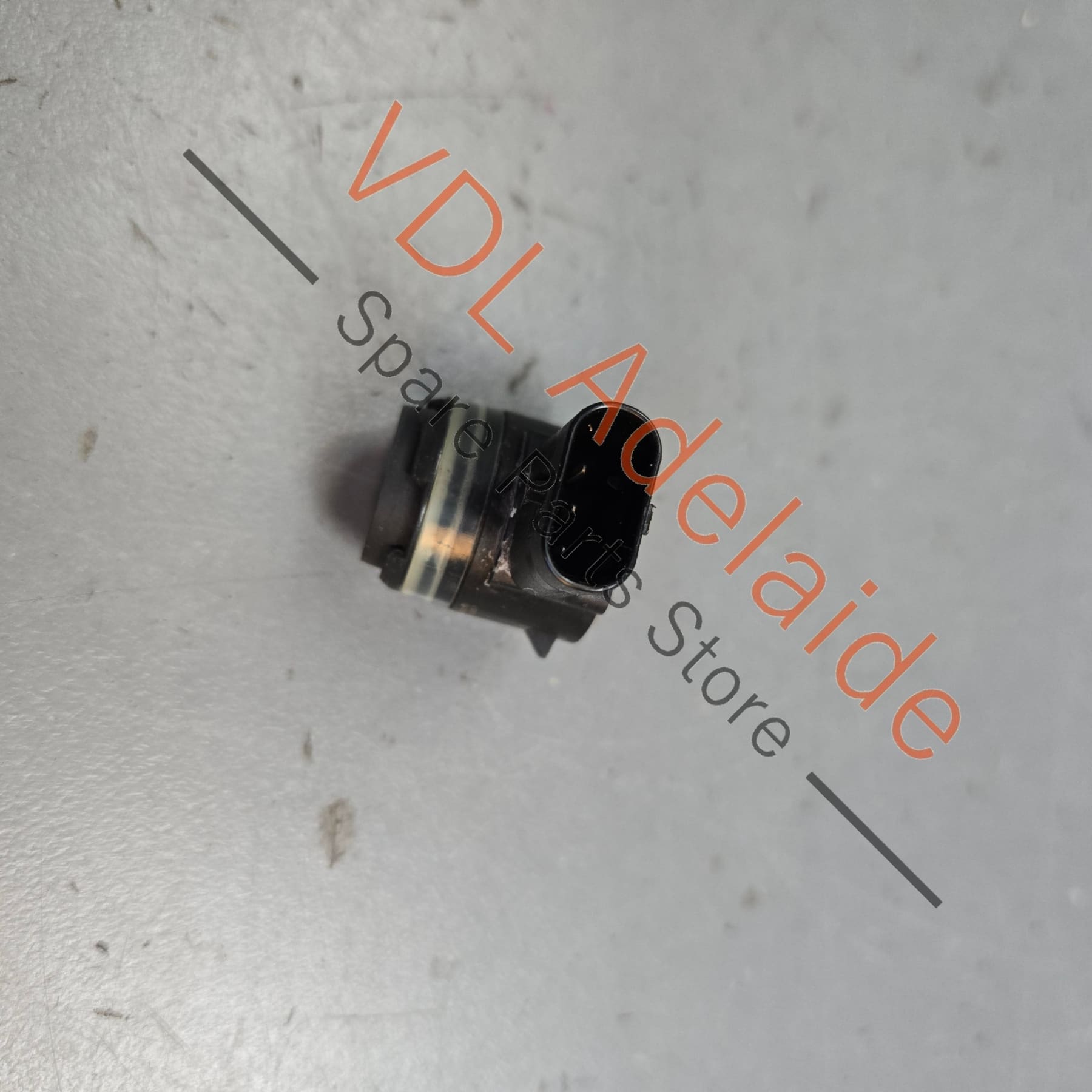 5Q0919275B    VW PDC Front Parking Sensor 5Q0919275C Indium Grey LR7H X3X3 Back Side