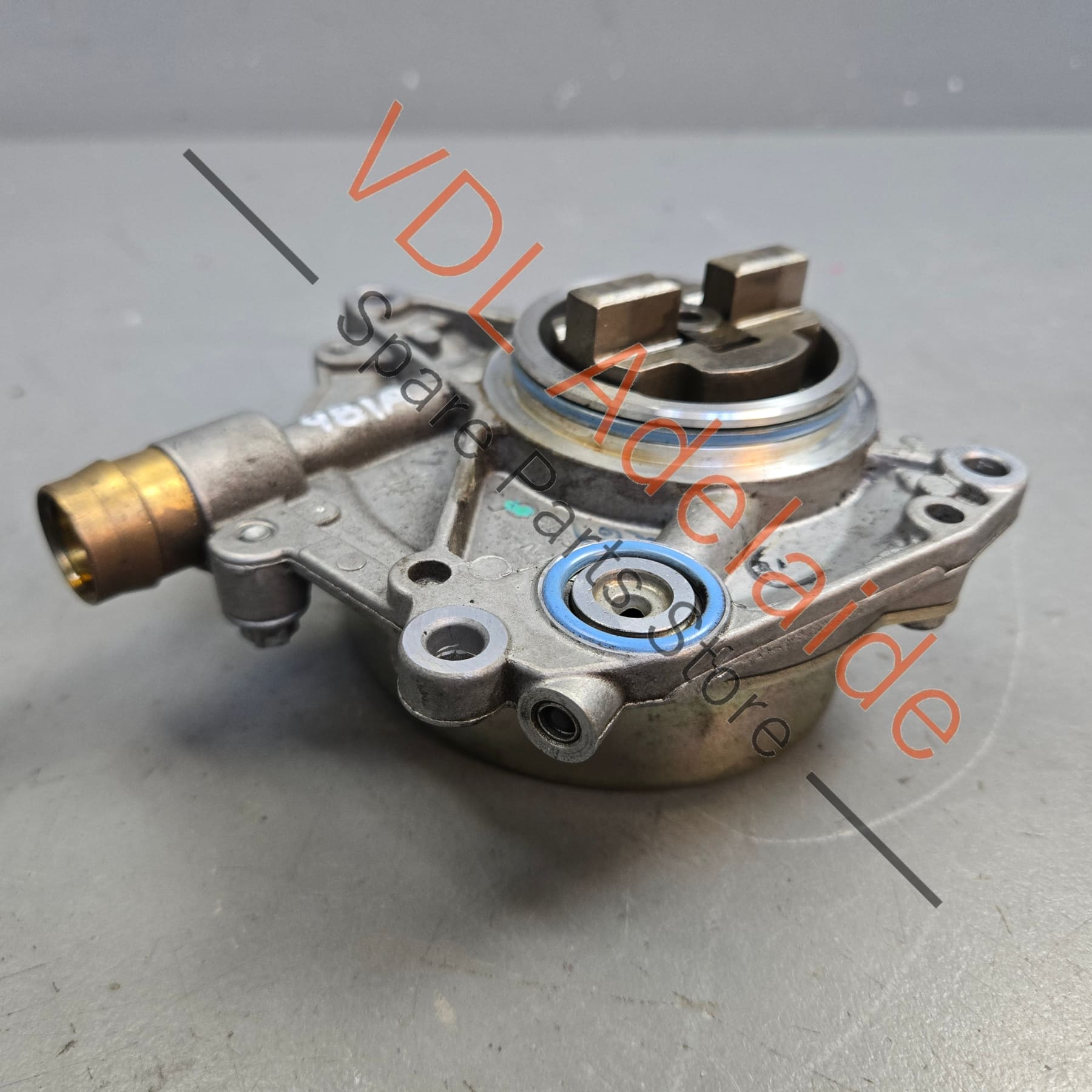 9A111009004 9A111009007  Porsche Cayman Boxster Brake Vacuum Pump 9A111009007