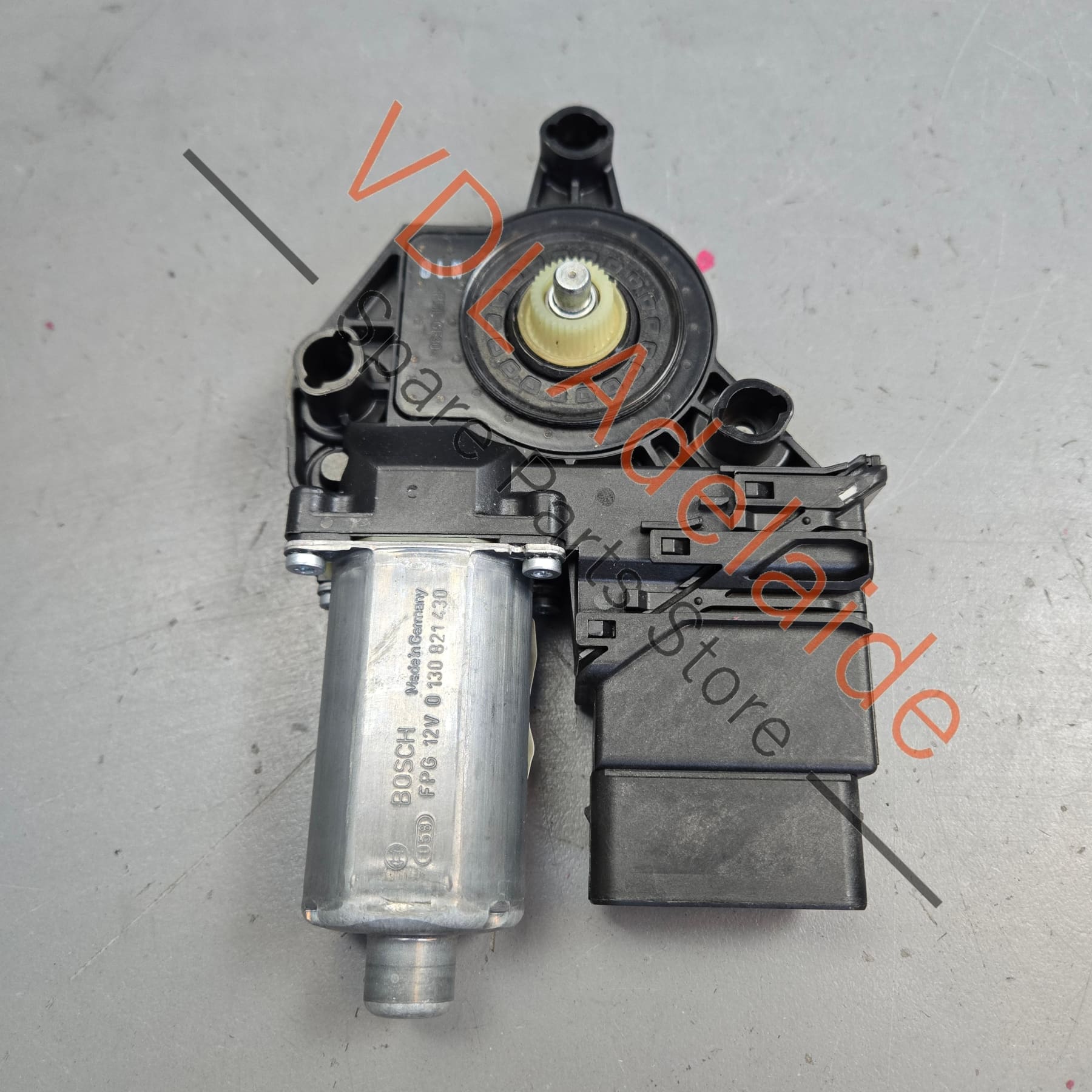 5K0959703D    VW Volkswagen Jetta Golf MK6 Rear Left Window Regulator Motor 5K0959703C 5K0959703CVW2 5K0959794
