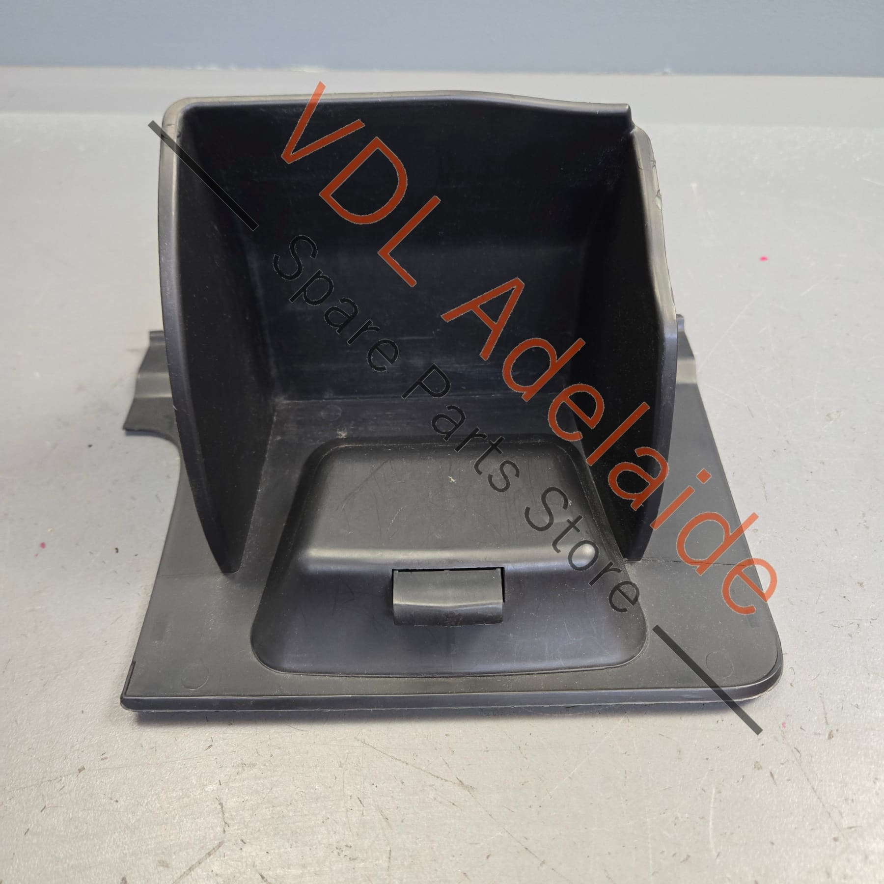 5K2857919D    VW Golf MK6 Drivers Glove Box Compartment 5K2857919D  82V