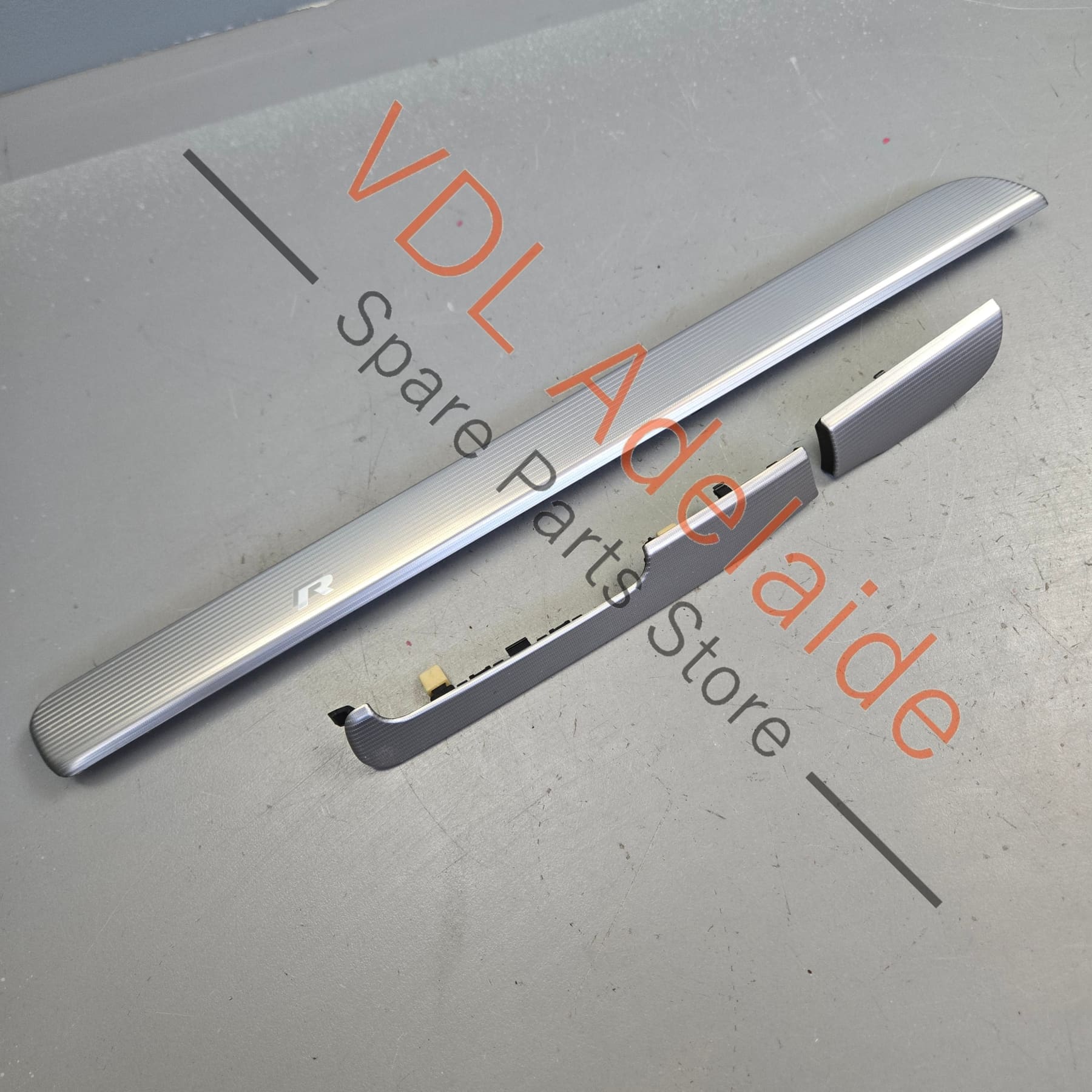 5K2858418CDV8    VW Golf R Mk6 Matt Aluminium Chrome Dashboard Dash Trim Insert Set for RHD 5K2858418C  DV8
