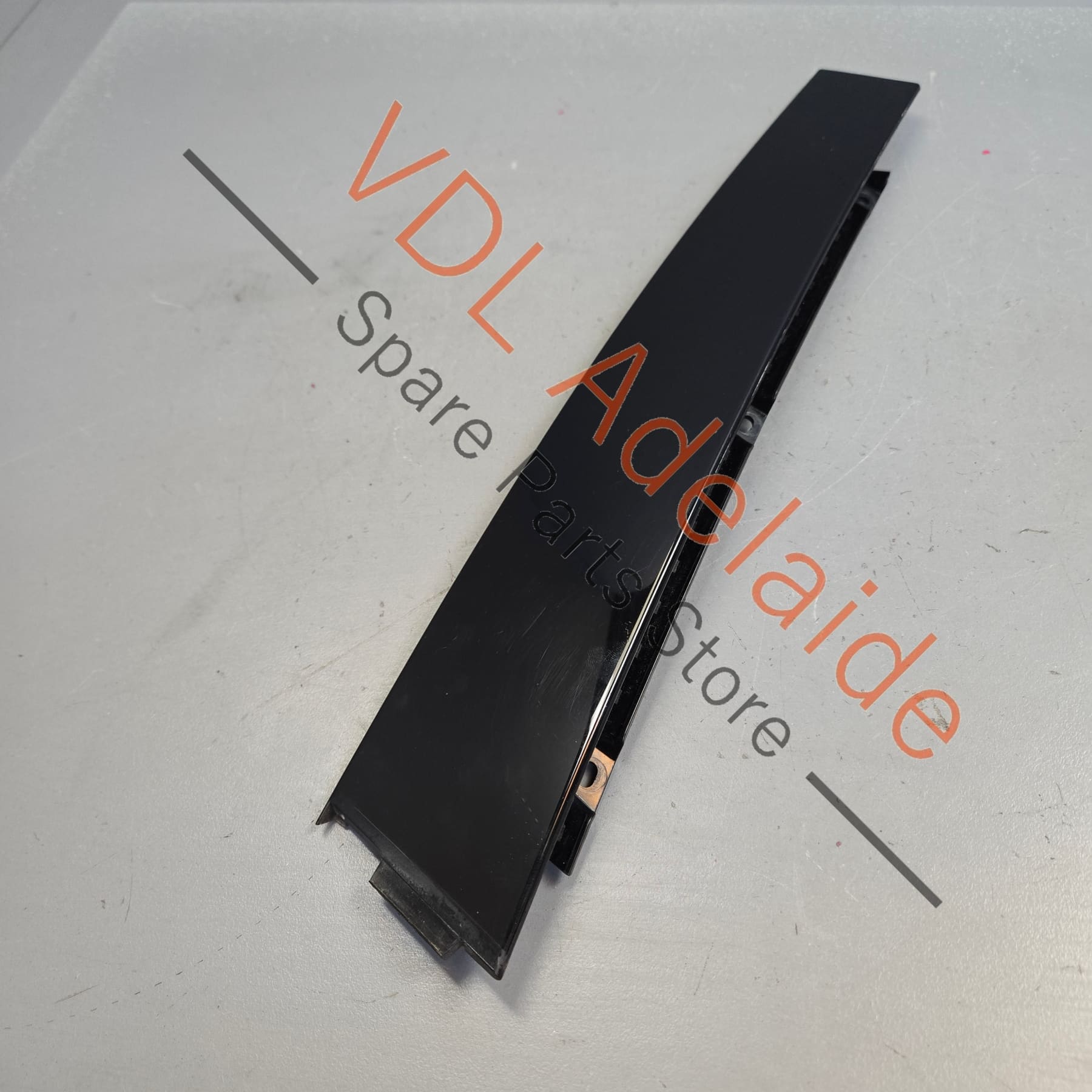 5K4837902A    VW Golf MK6 Front Right Exterior Door Window Frame B-Pillar Trim 5K4837902A