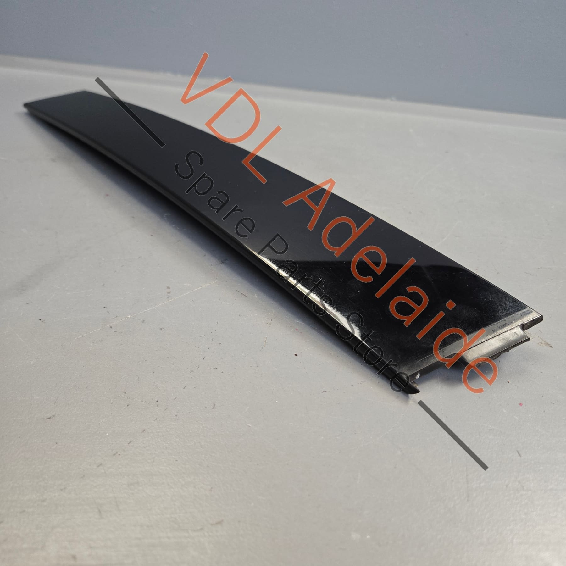 5K4837902A    VW Golf MK6 Front Right Exterior Door Window Frame B-Pillar Trim 5K4837902A